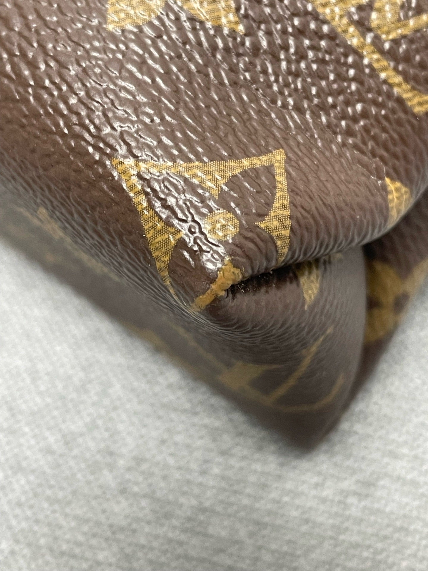 Louis Vuitton - Other - Synthetic - Multicolour - (Small)