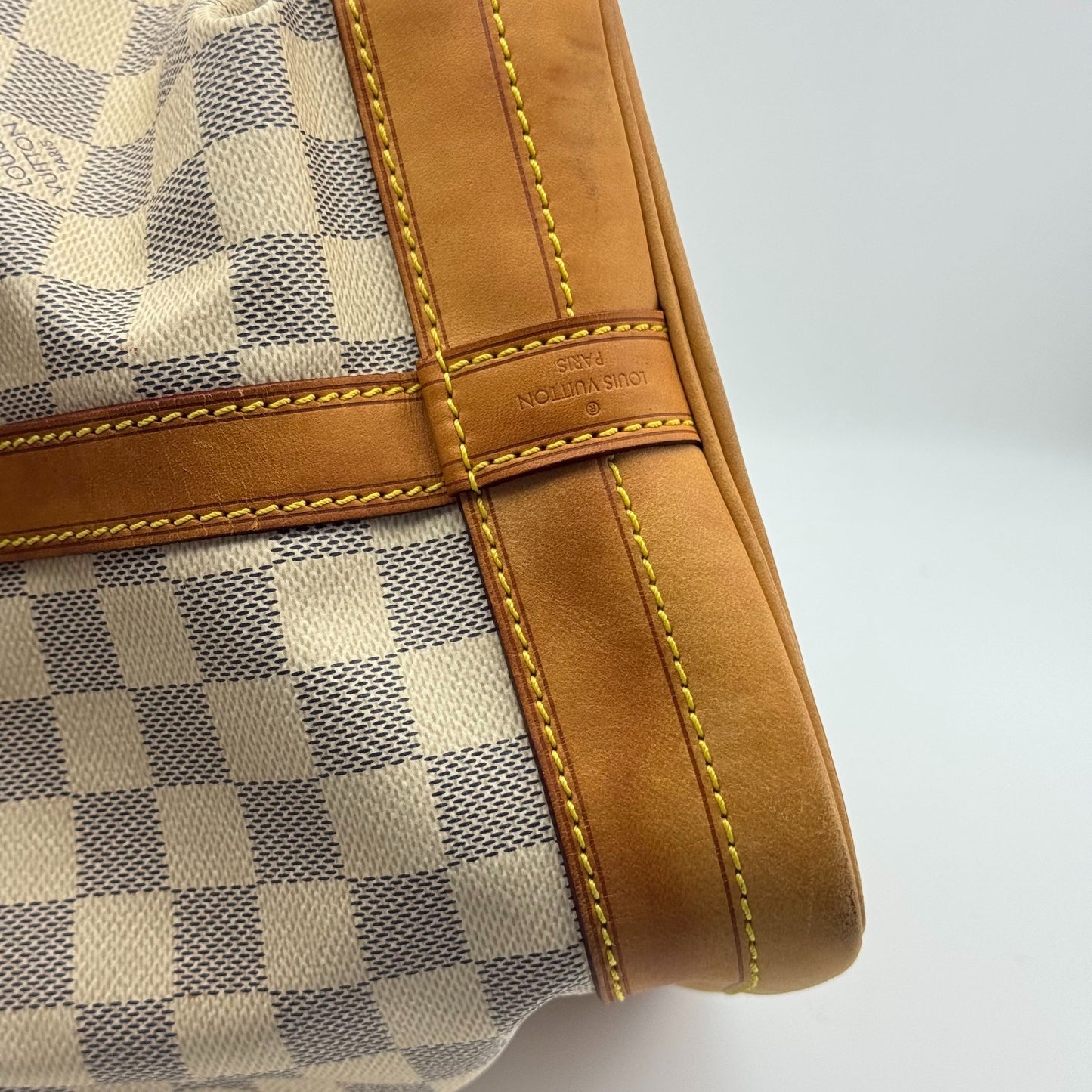 Louis Vuitton - Other - Synthetic - White - (Large)