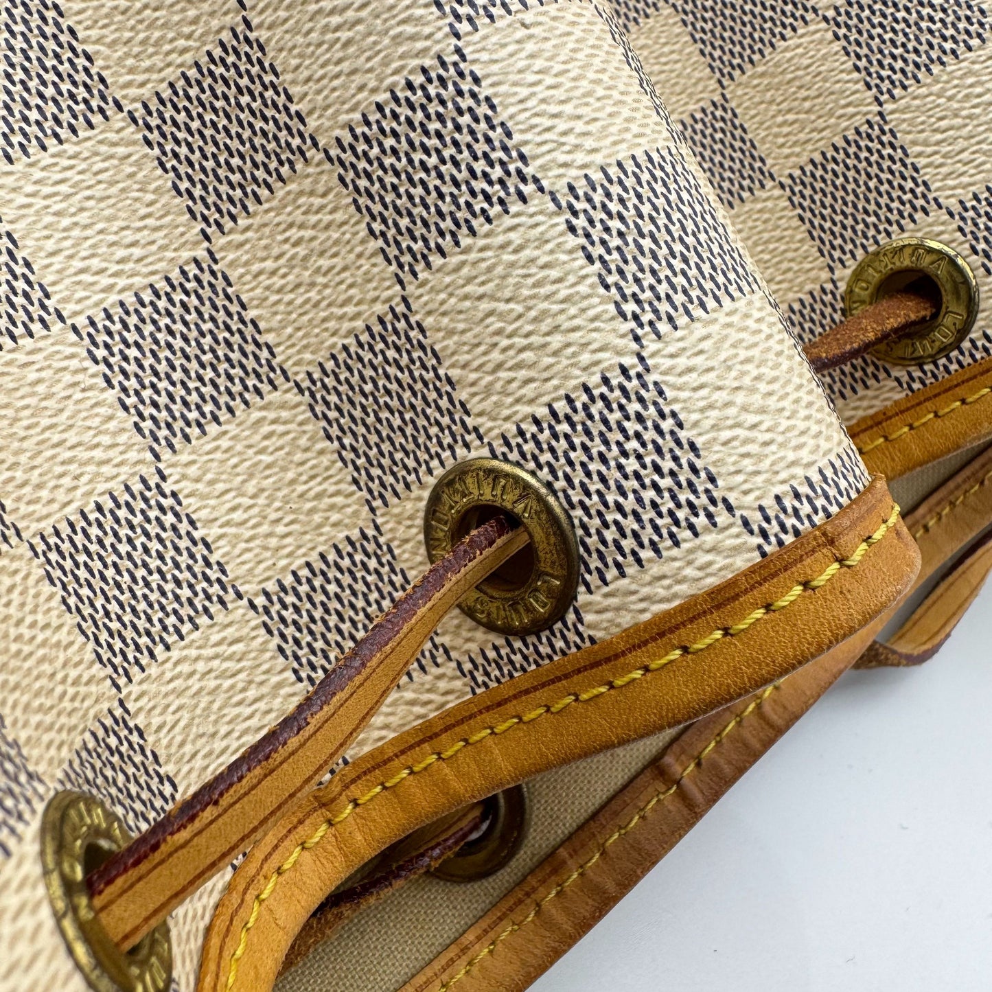 Louis Vuitton - Other - Synthetic - White - (Large)
