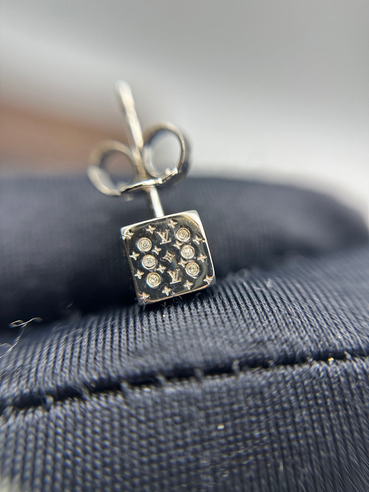 Louis Vuitton - Other - Two-tone metal with clear crystal accents - Multicolour