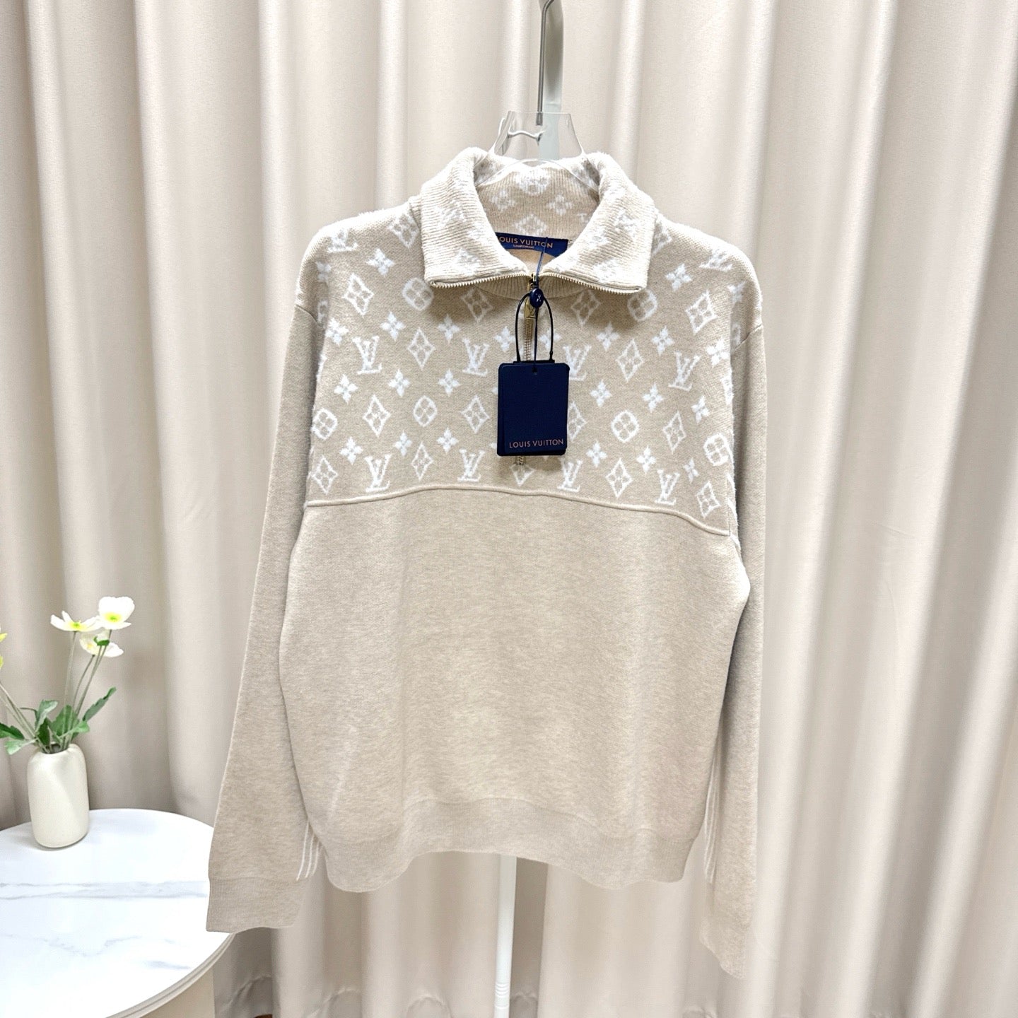 Louis Vuitton - Other - Wool - Beige - (S)