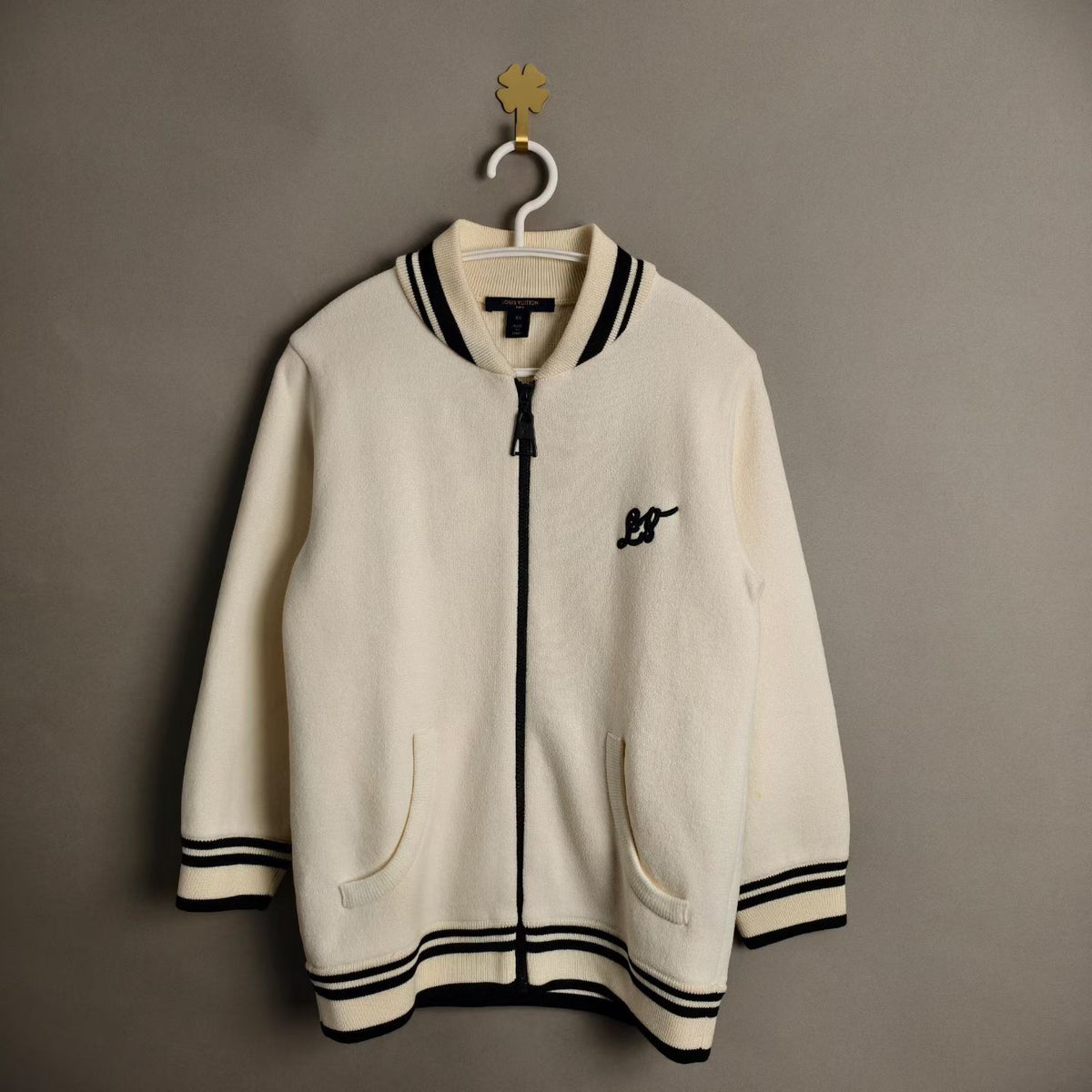 Louis Vuitton - Other - Wool - Beige - (XS)