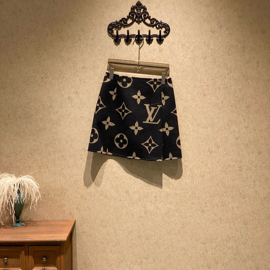 Louis Vuitton - Other - Wool - Black - (36)
