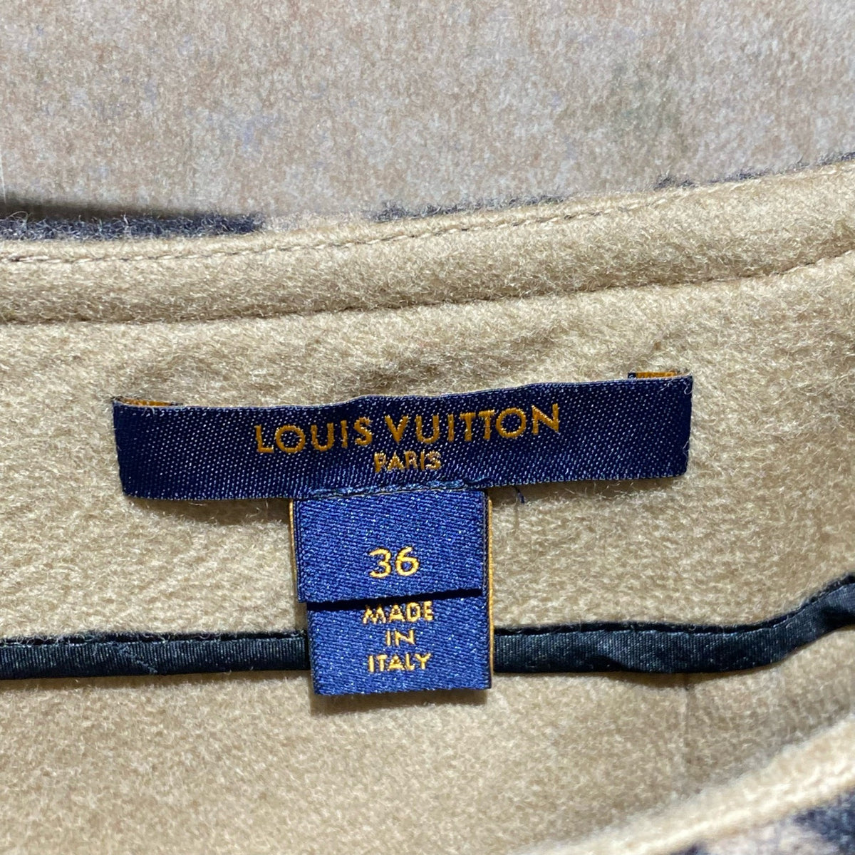 Louis Vuitton - Other - Wool - Black - (36)