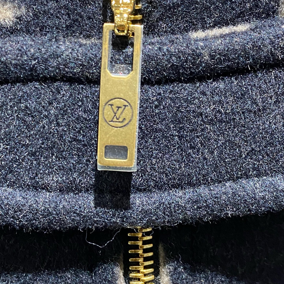 Louis Vuitton - Other - Wool - Black - (36)