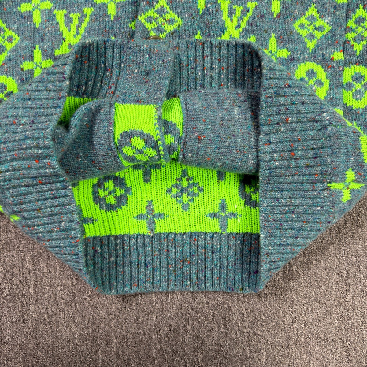 Louis Vuitton - Other - Wool - Green - (L)