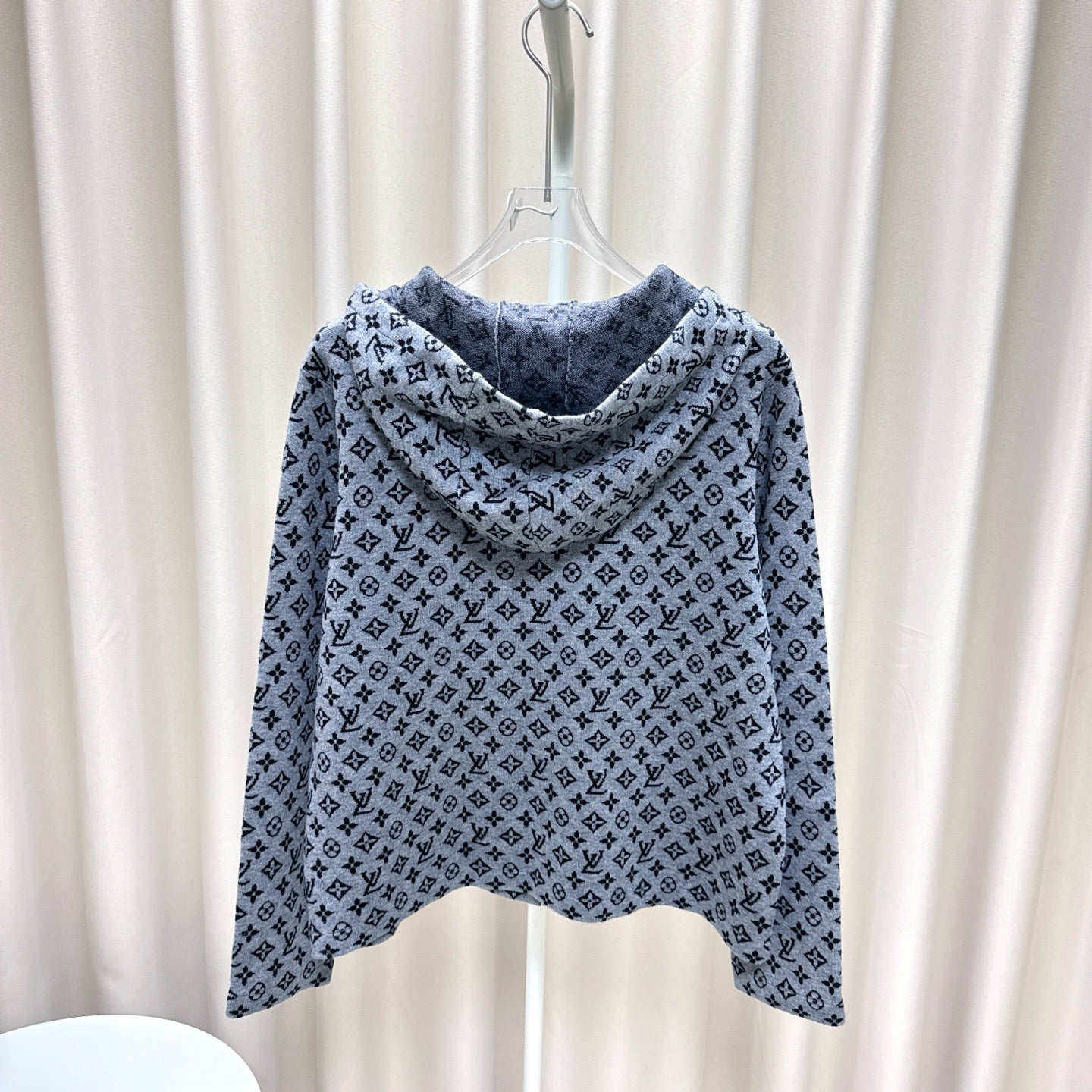 Louis Vuitton - Other - Wool - Grey - (S)