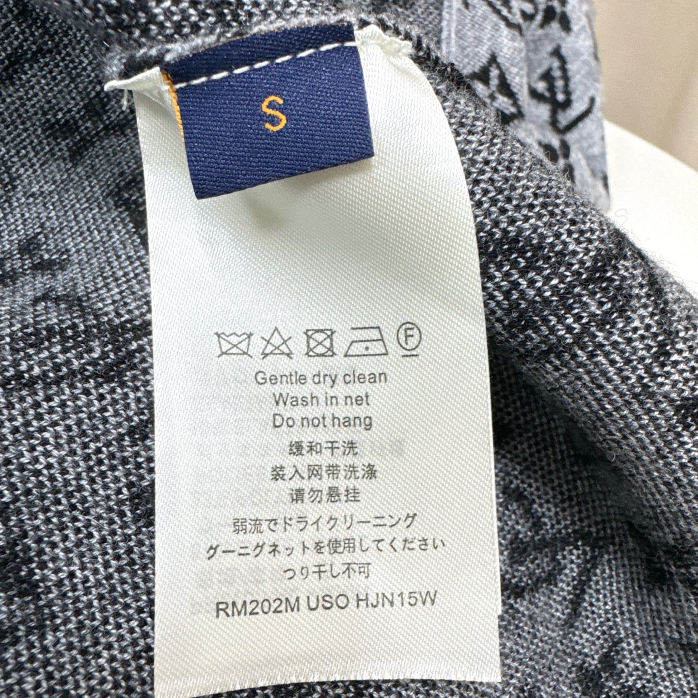 Louis Vuitton - Other - Wool - Grey - (S)