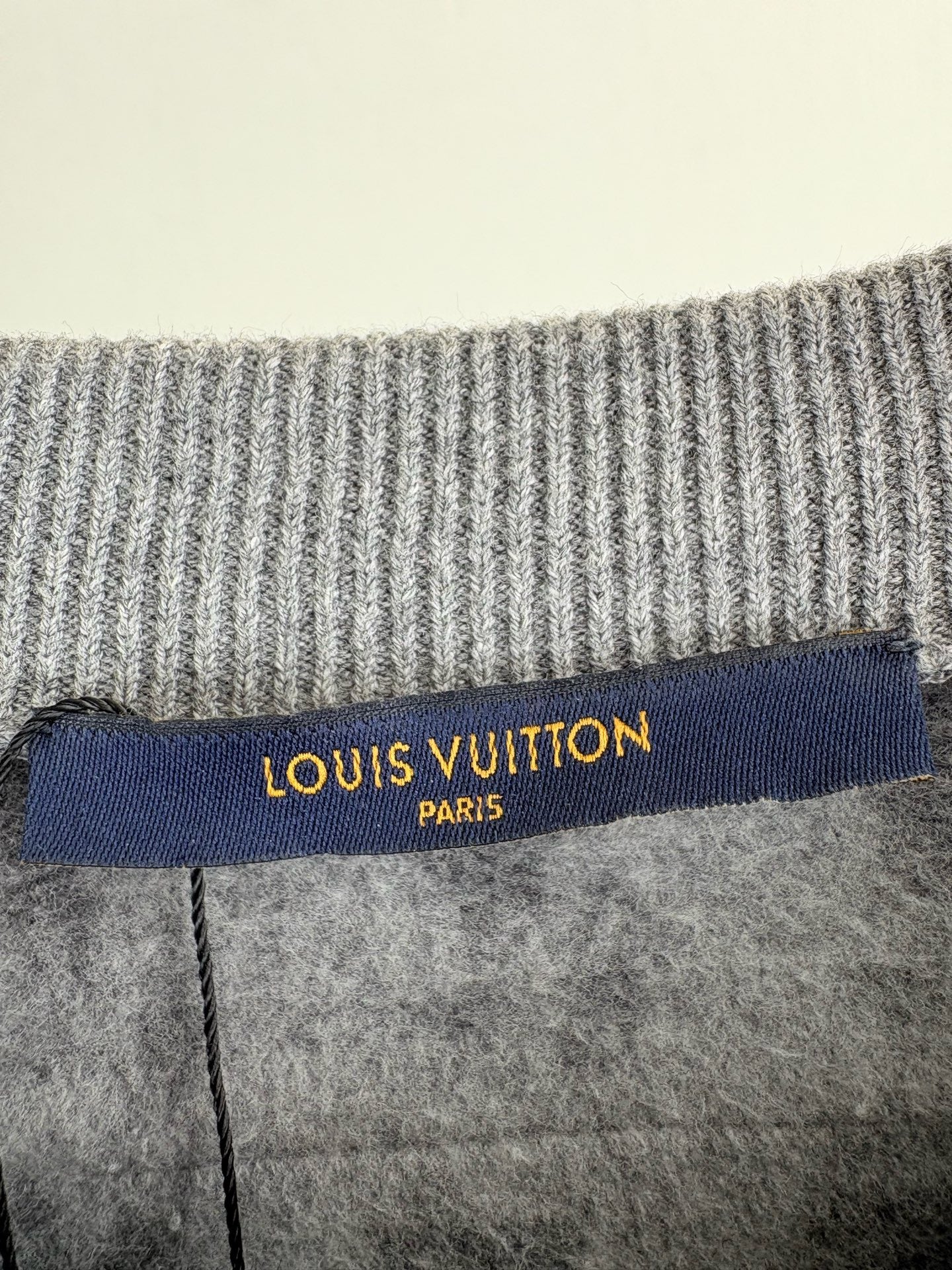 Louis Vuitton - Other - Wool - Grey - (XL)