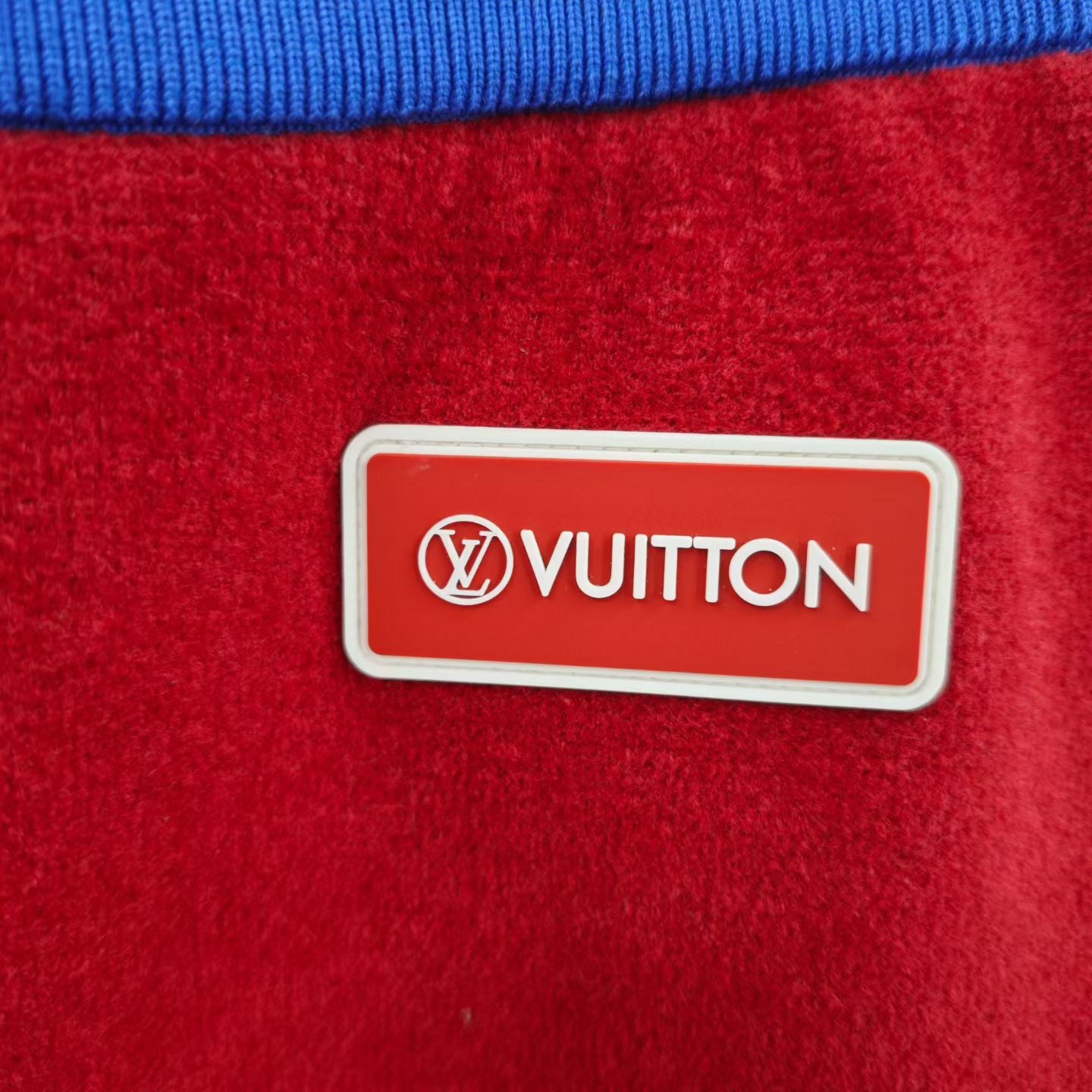 Louis Vuitton - Other - Wool - Red - (S)