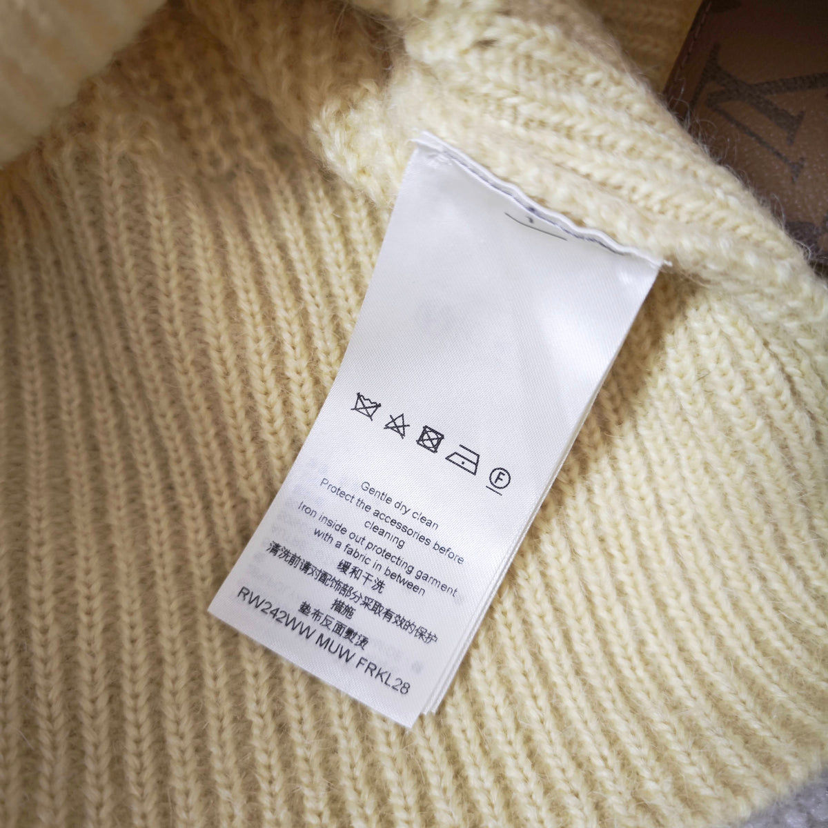 Louis Vuitton - Other - Wool - Yellow - (L)