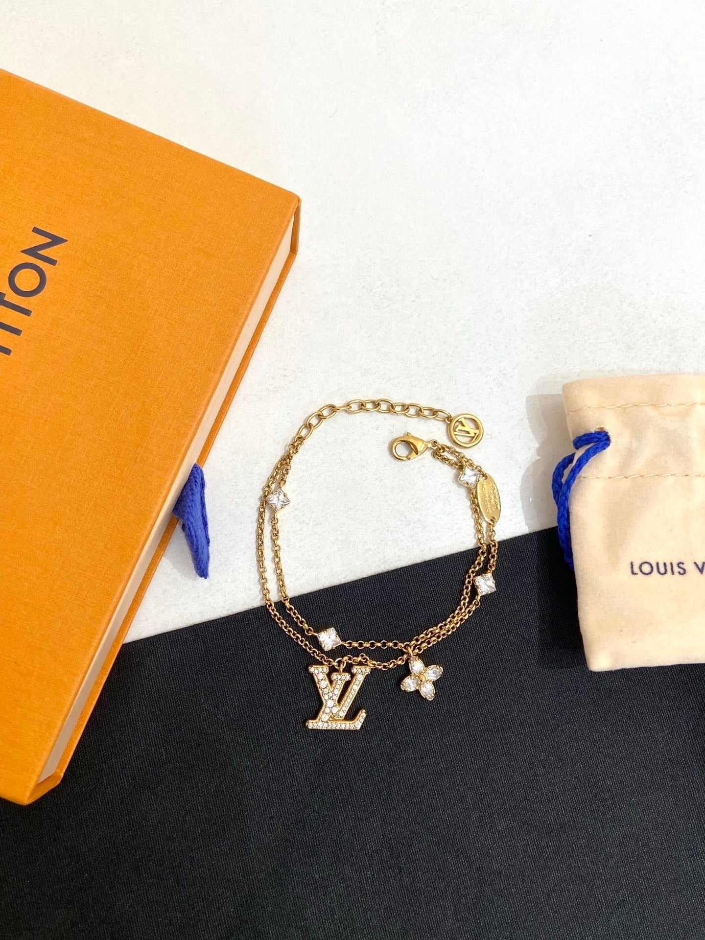 Louis Vuitton - Other - Yellow gold - Gold