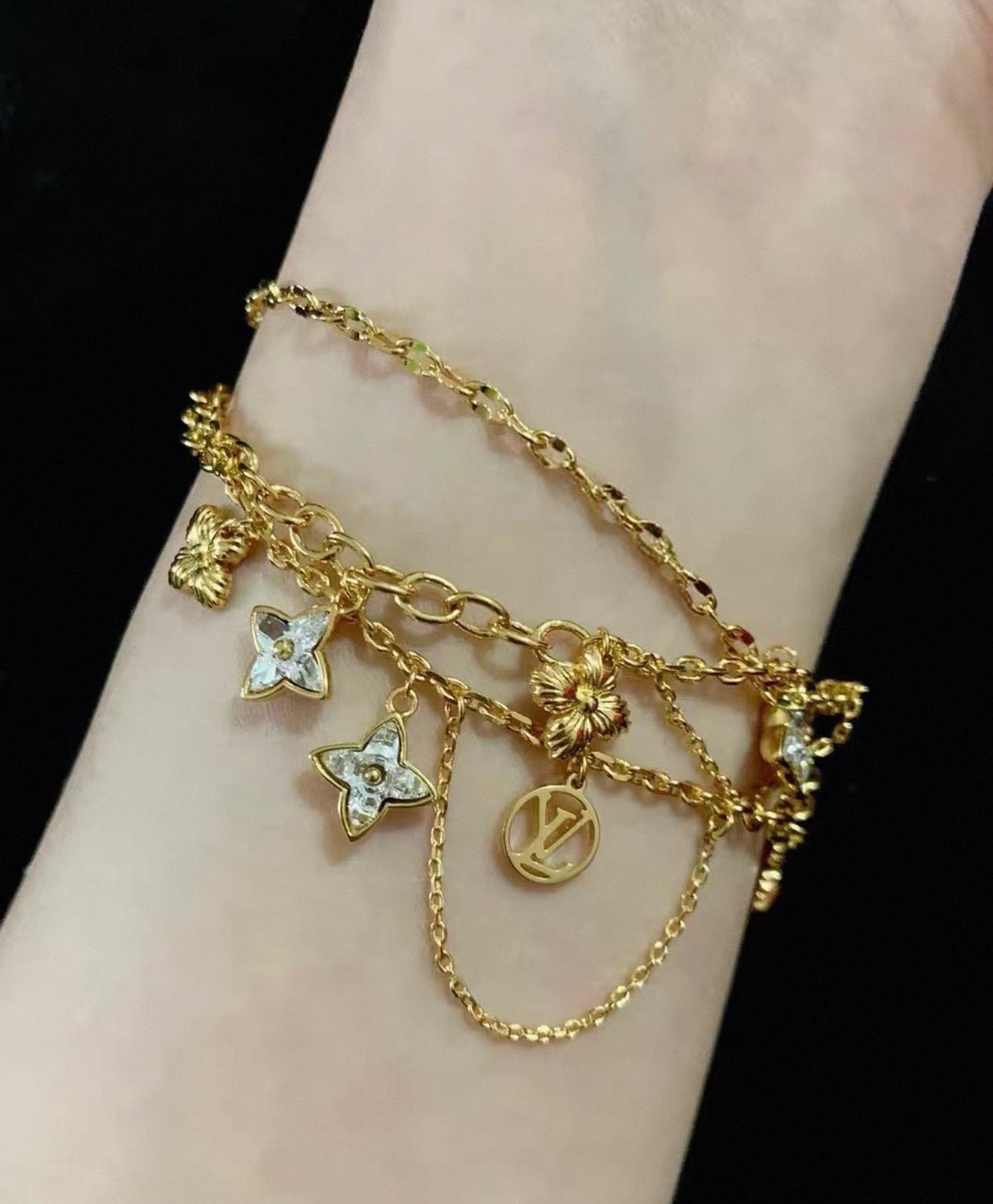 Louis Vuitton - Other - Yellow gold - Gold