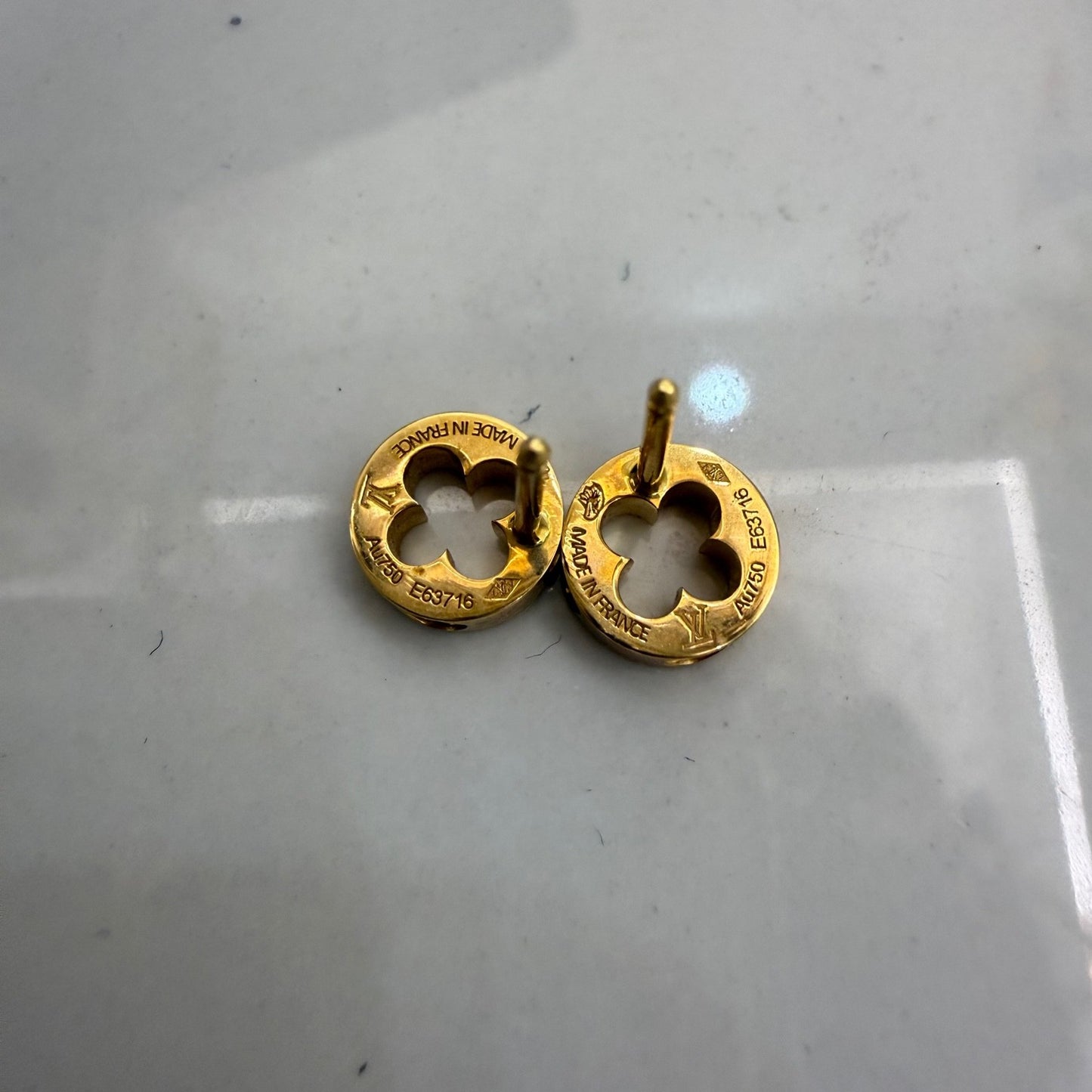Louis Vuitton - Other - Yellow gold - Gold - (mini)