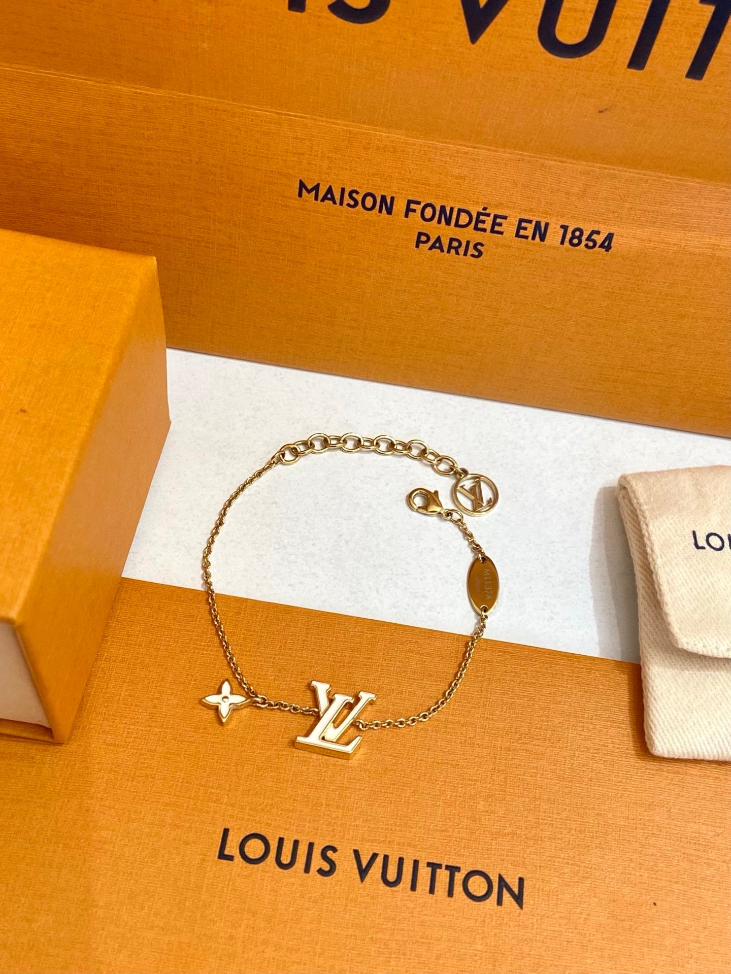Louis Vuitton - Other - Yellow gold - Gold - (One Size)