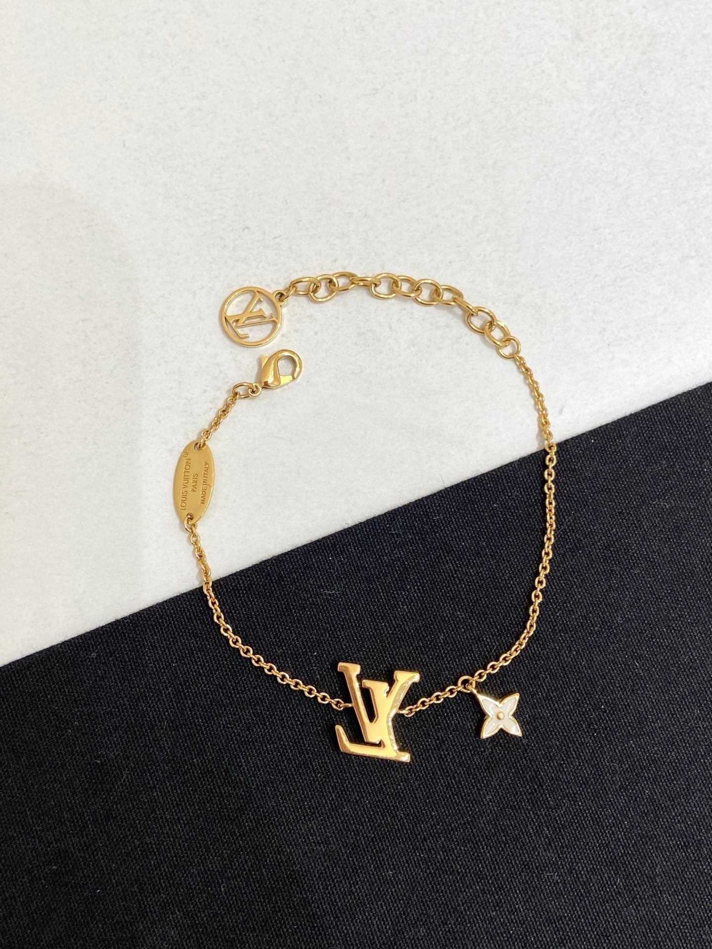 Louis Vuitton - Other - Yellow gold - Gold - (One Size)