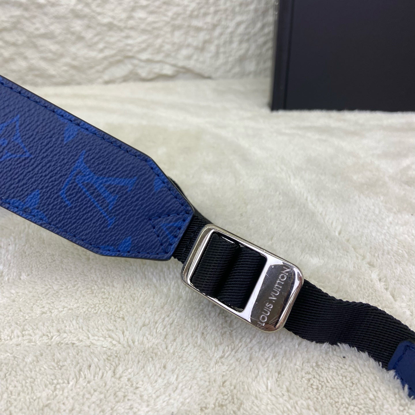 Louis Vuitton - Outdoor - Leather - Blue - (medium)
