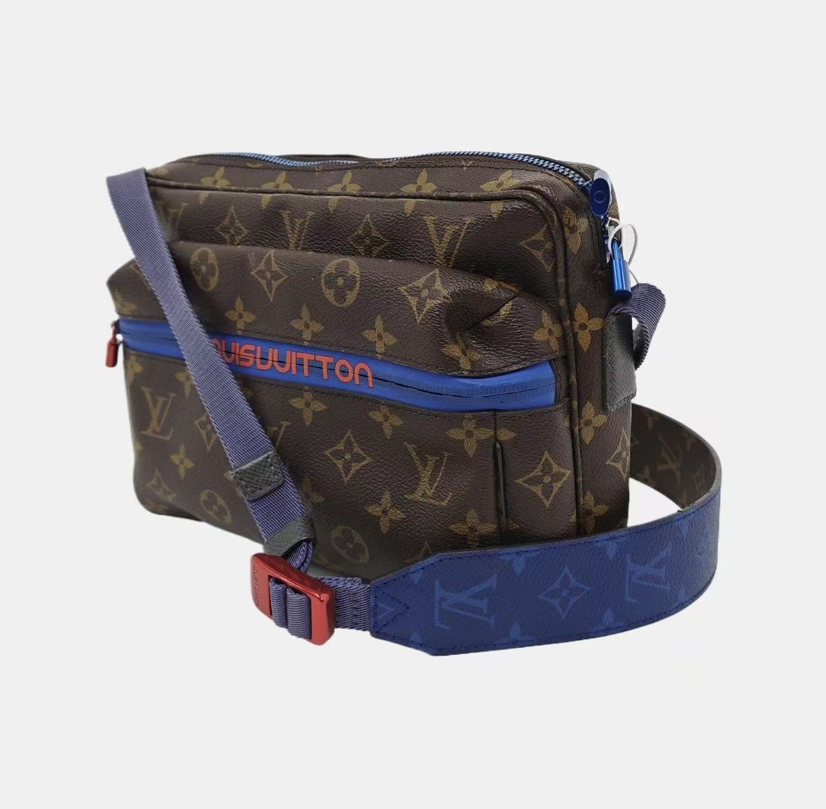 Louis Vuitton - Outdoor Messenger - Coated canvas - Brown - (medium)