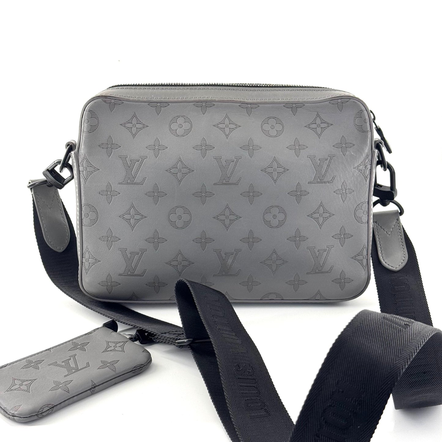 Louis Vuitton - Outdoor Messenger - Embossed calfskin leather - Grey - (medium)