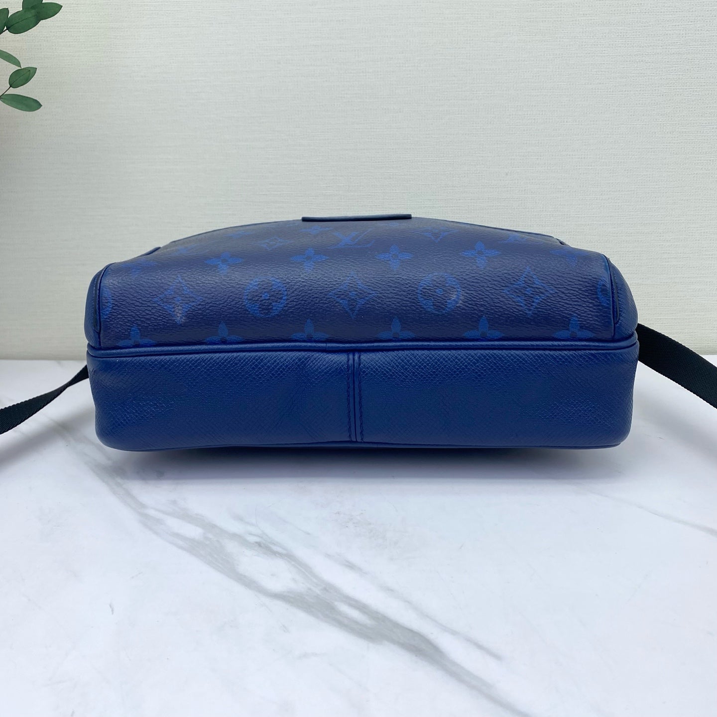 Louis Vuitton - Outdoor Messenger - Leather - Blue - (small)