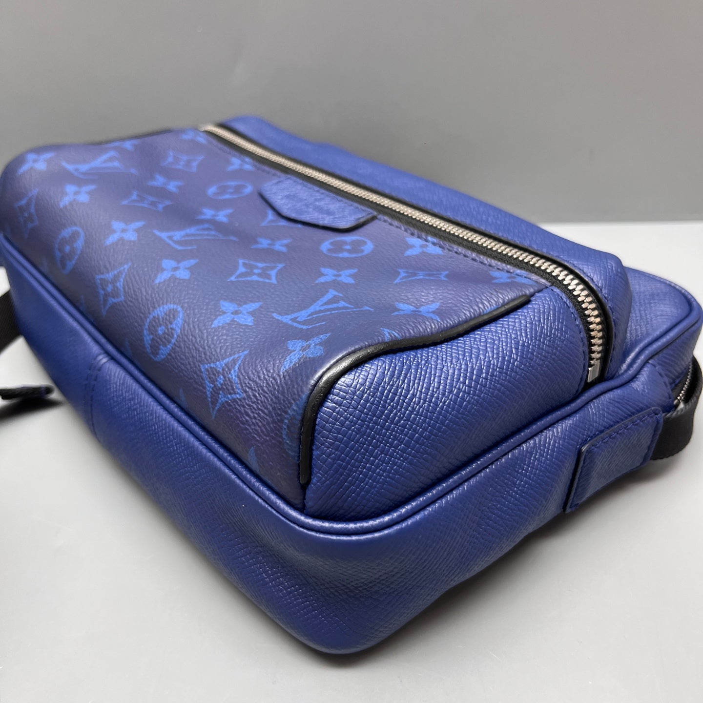 Louis Vuitton - Outdoor Messenger - Leather - Blue - (Small)