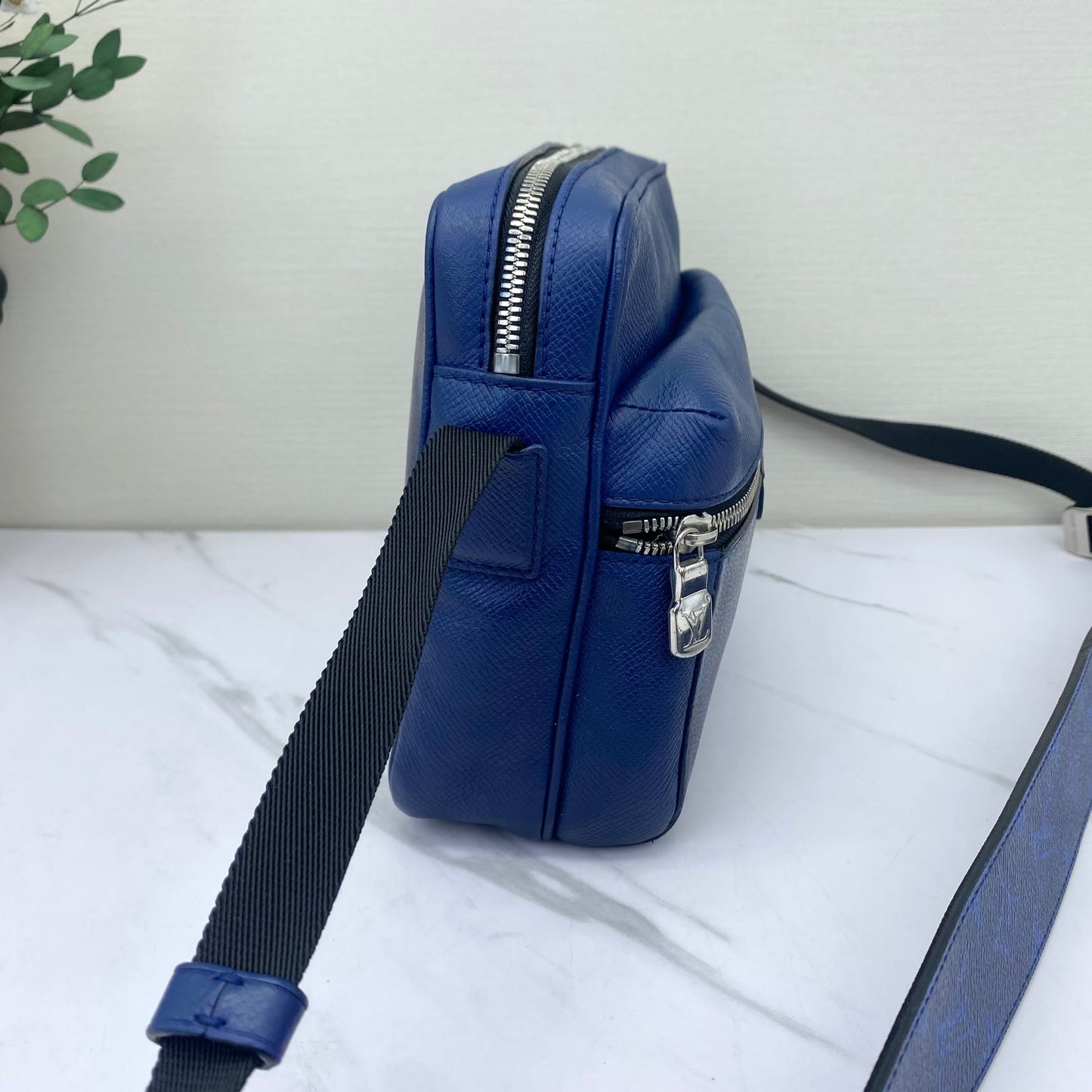 Louis Vuitton - Outdoor Messenger - Leather - Blue - (small)