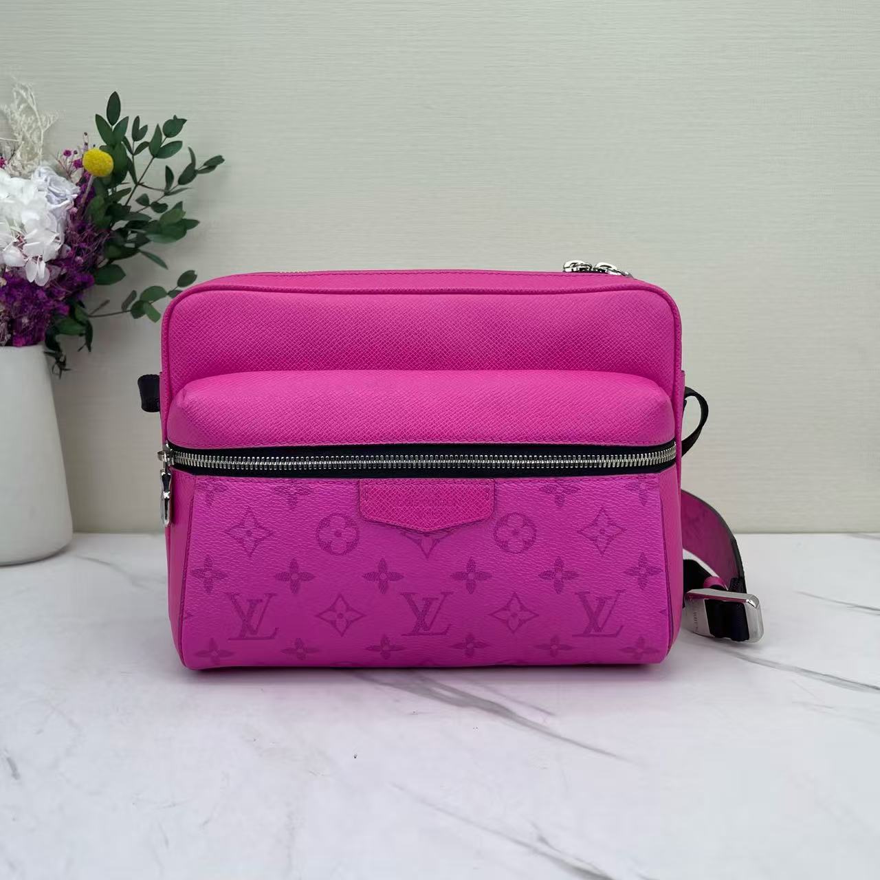 Louis Vuitton - Outdoor Messenger - Monogram Empreinte leather - Pink - (Small)
