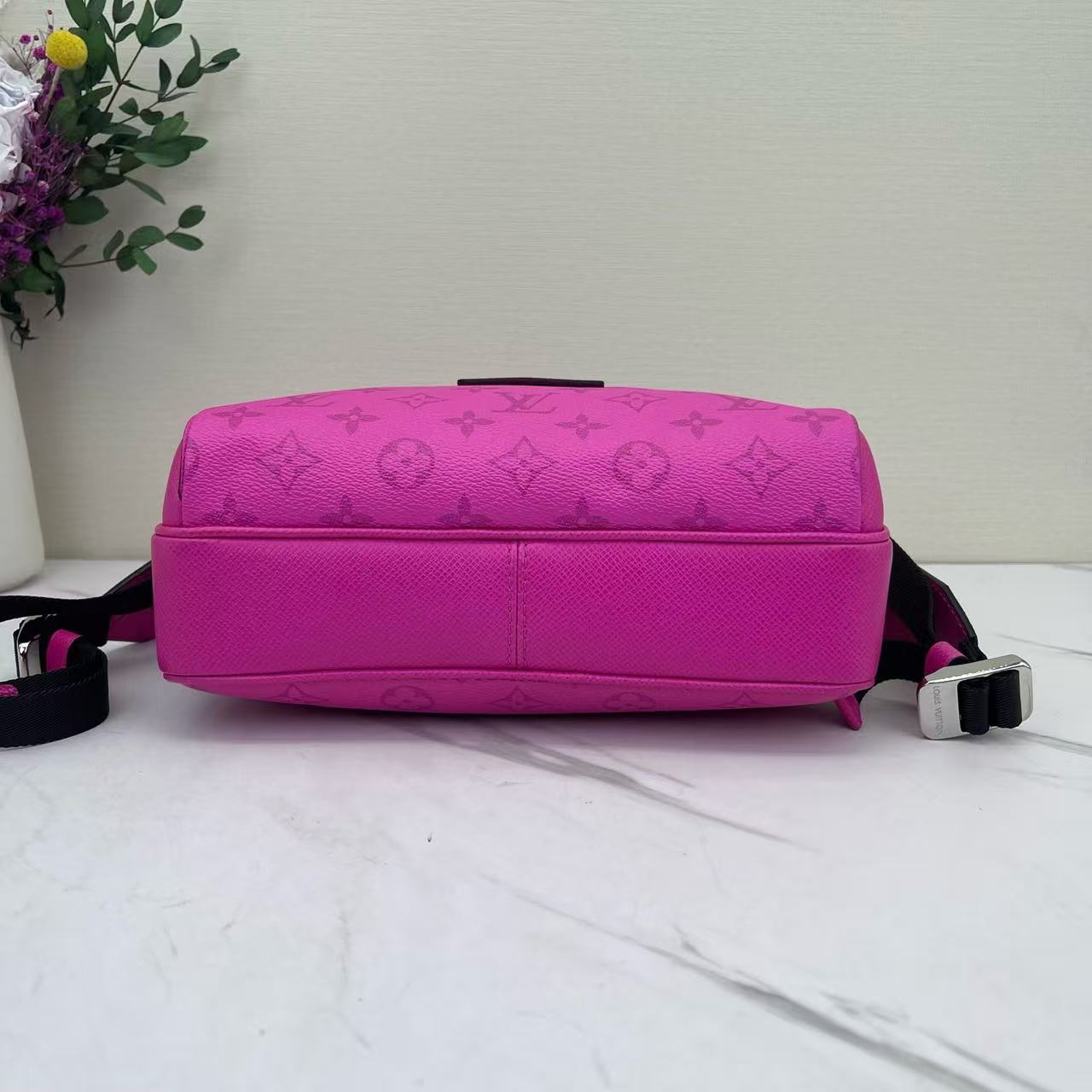 Louis Vuitton - Outdoor Messenger - Monogram Empreinte leather - Pink - (Small)