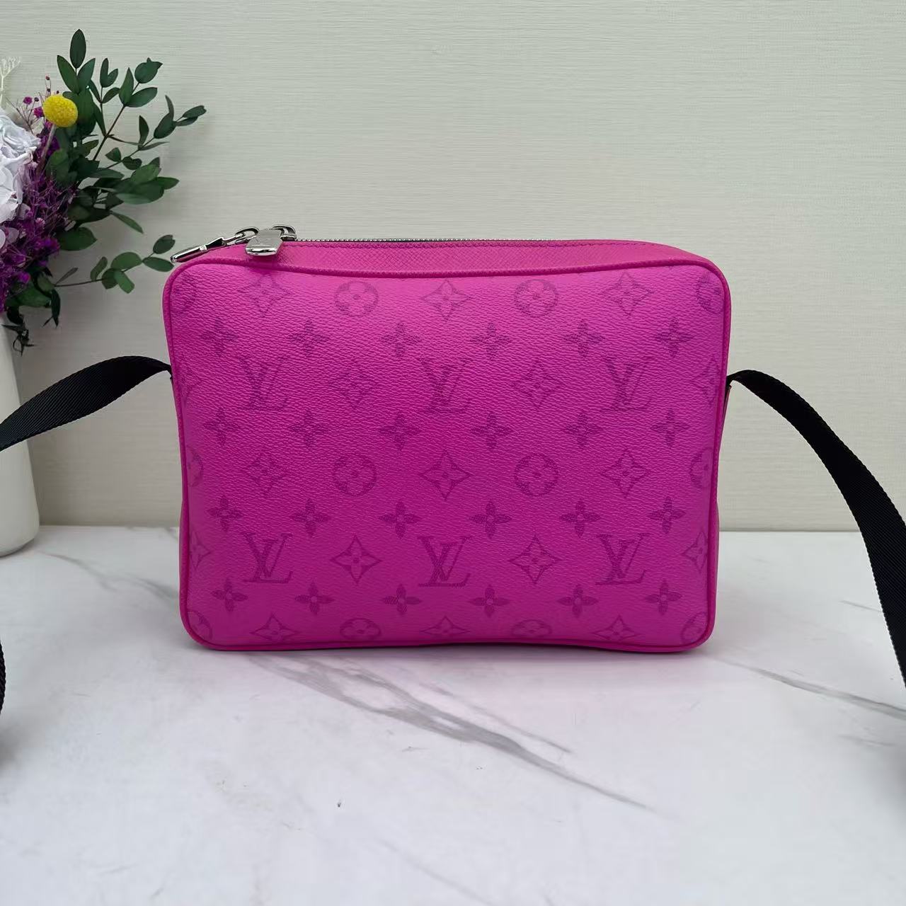 Louis Vuitton - Outdoor Messenger - Monogram Empreinte leather - Pink - (Small)