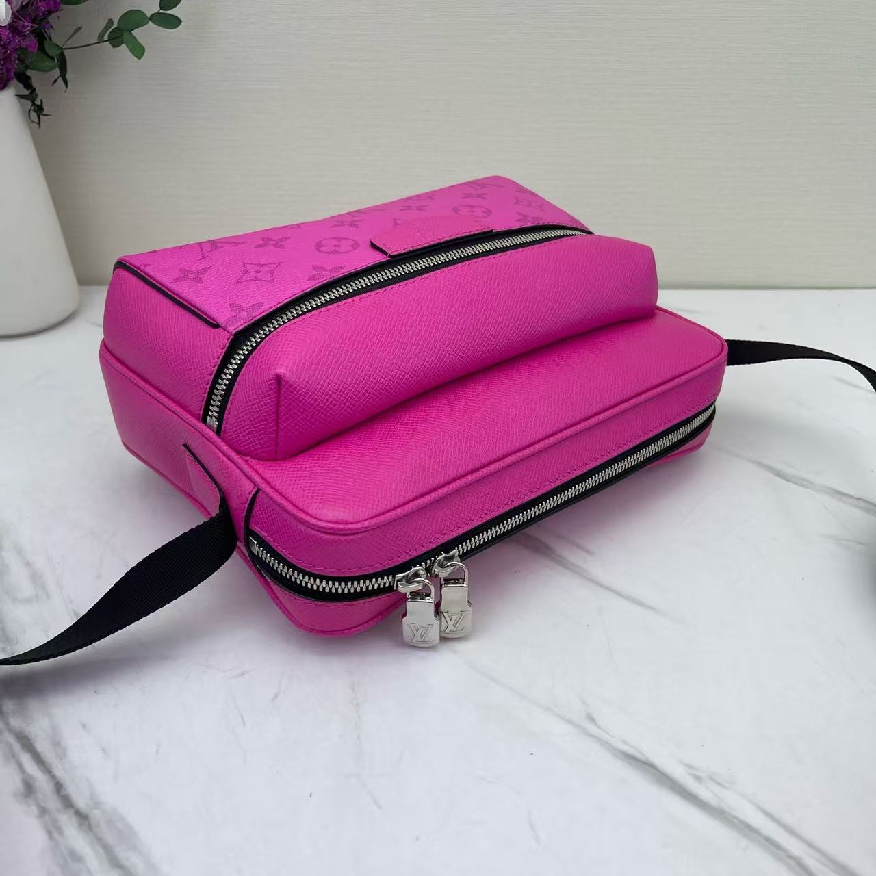 Louis Vuitton - Outdoor Messenger - Monogram Empreinte leather - Pink - (Small)