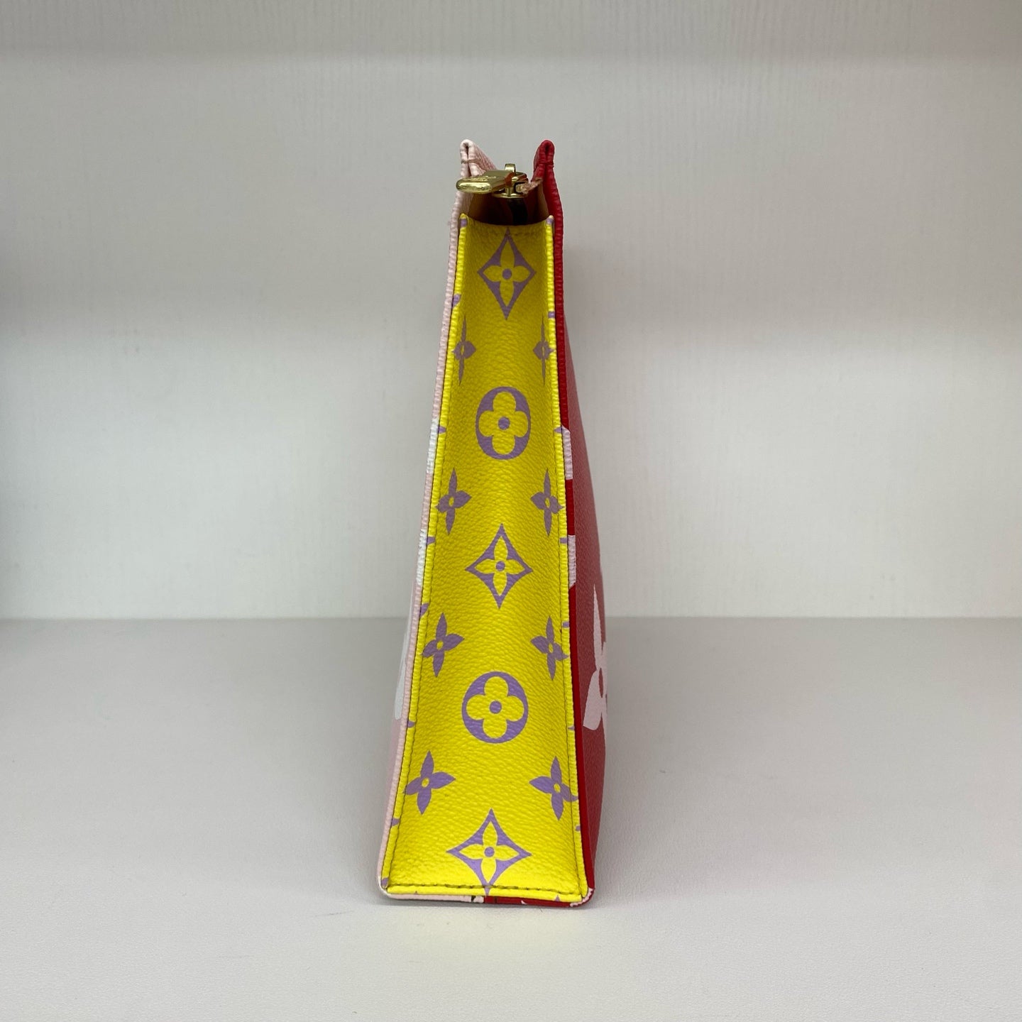 Louis Vuitton - Oversized Monogram Pouch - Coated canvas with leather trim - Multicolour - (medium)