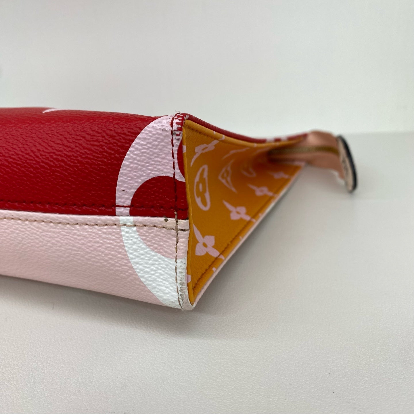 Louis Vuitton - Oversized Monogram Pouch - Coated canvas with leather trim - Multicolour - (medium)