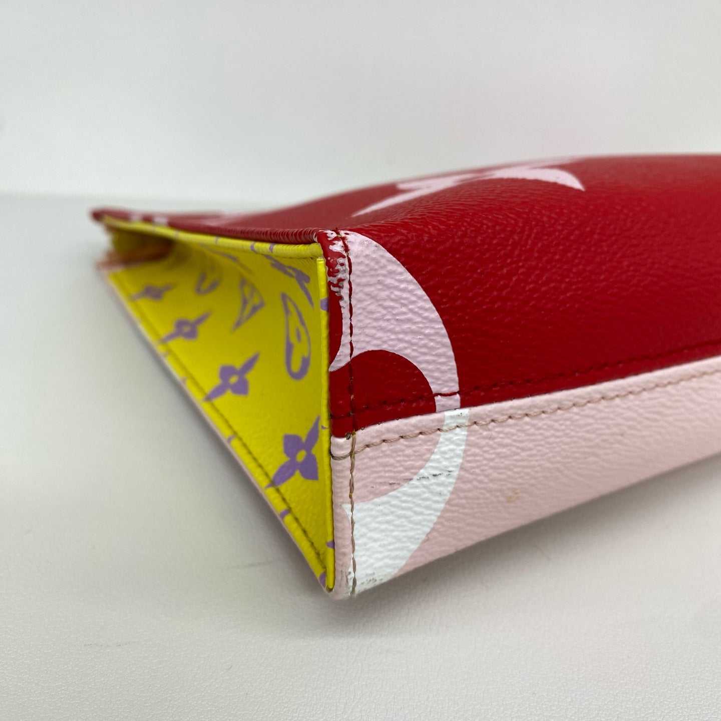 Louis Vuitton - Oversized Monogram Pouch - Coated canvas with leather trim - Multicolour - (medium)