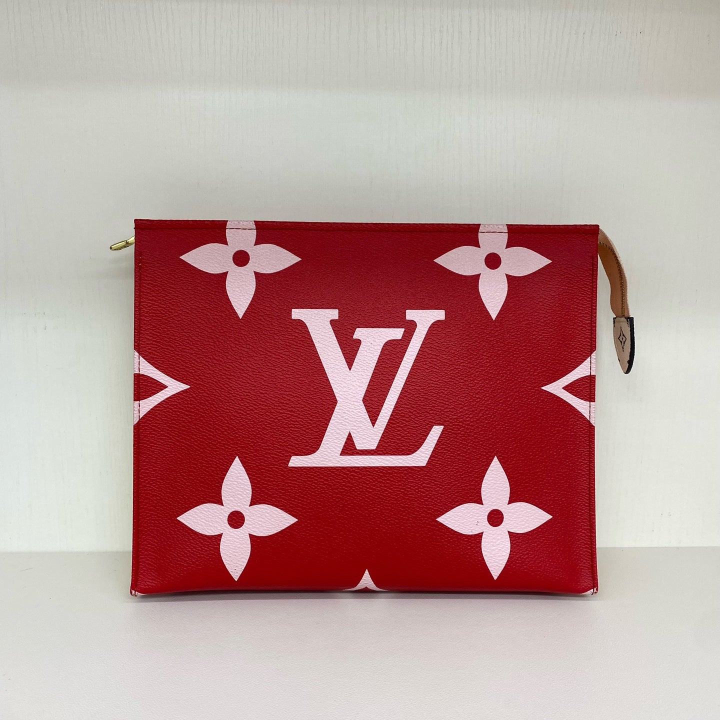 Louis Vuitton - Oversized Monogram Pouch - Coated canvas with leather trim - Multicolour - (medium)