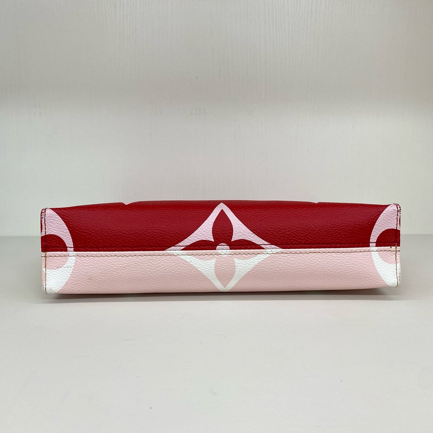Louis Vuitton - Oversized Monogram Pouch - Coated canvas with leather trim - Multicolour - (medium)