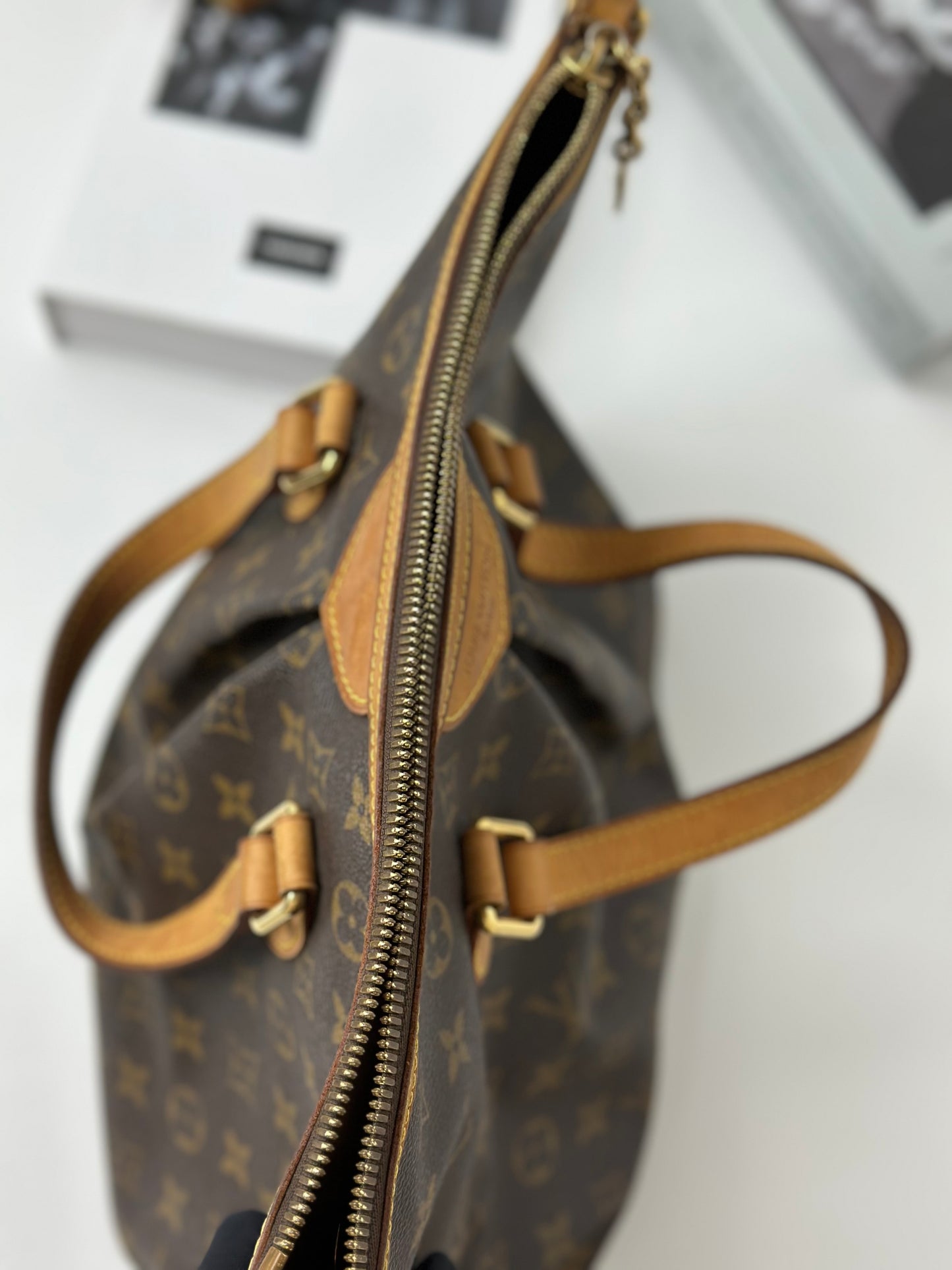 Louis Vuitton - Palermo - Leather - Brown - (medium)