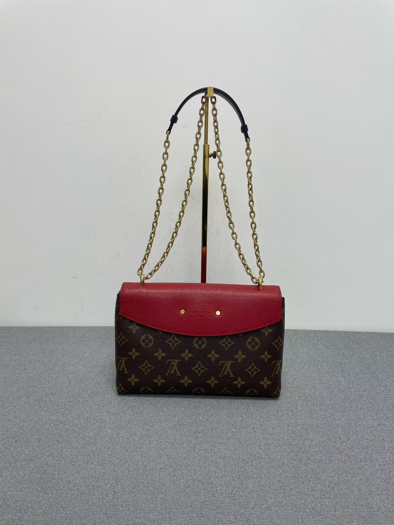 Louis Vuitton - Pallas Chain - Monogram canvas and grained leather - Red and Brown - (medium)