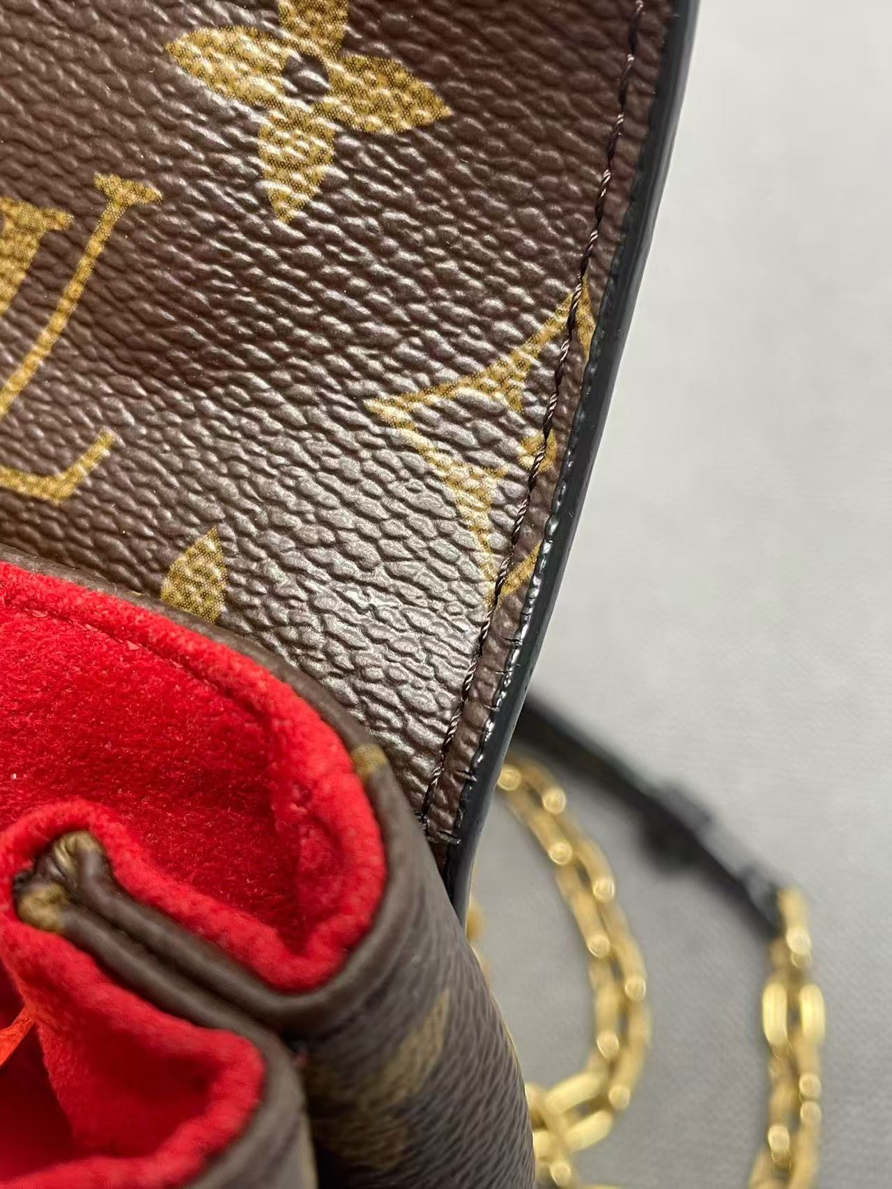 Louis Vuitton - Pallas Chain - Monogram canvas and grained leather - Red and Brown - (medium)