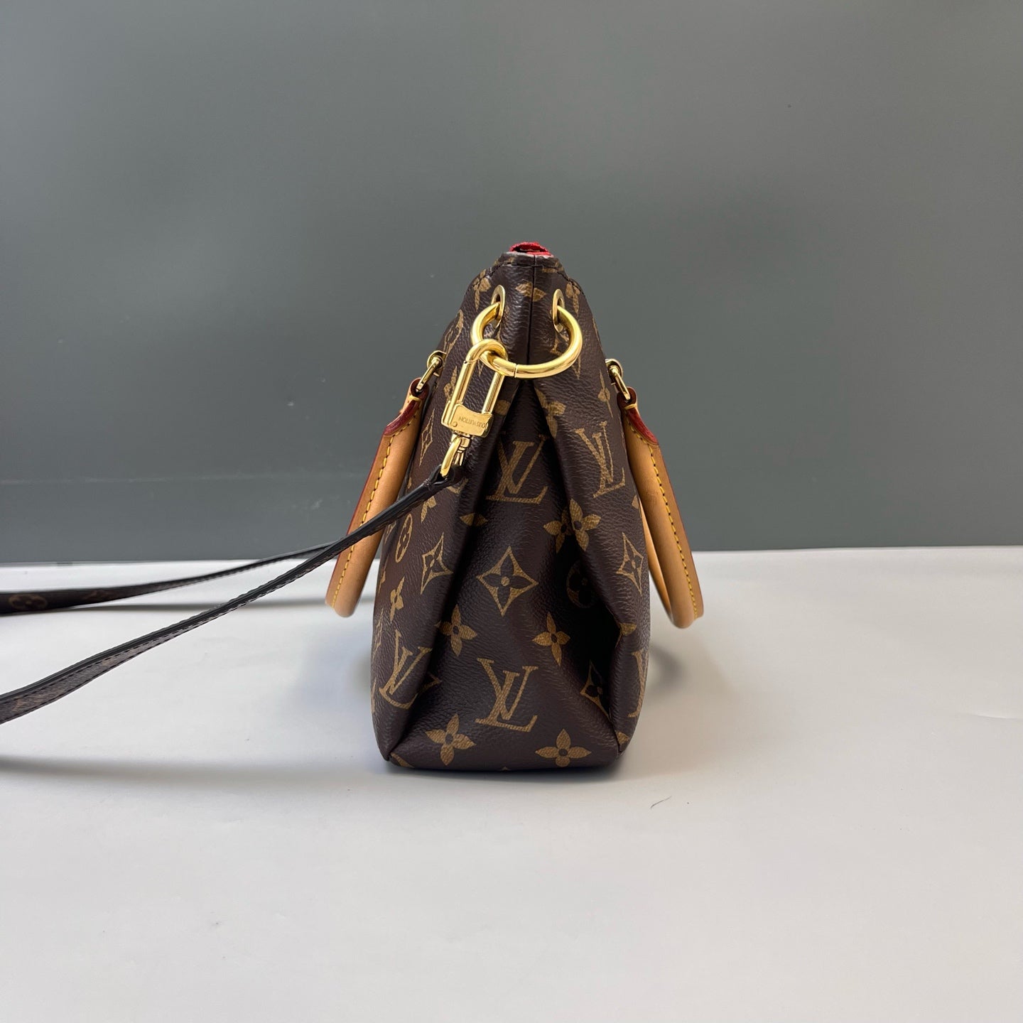 Louis Vuitton - Pallas - Leather - Brown - (mini)
