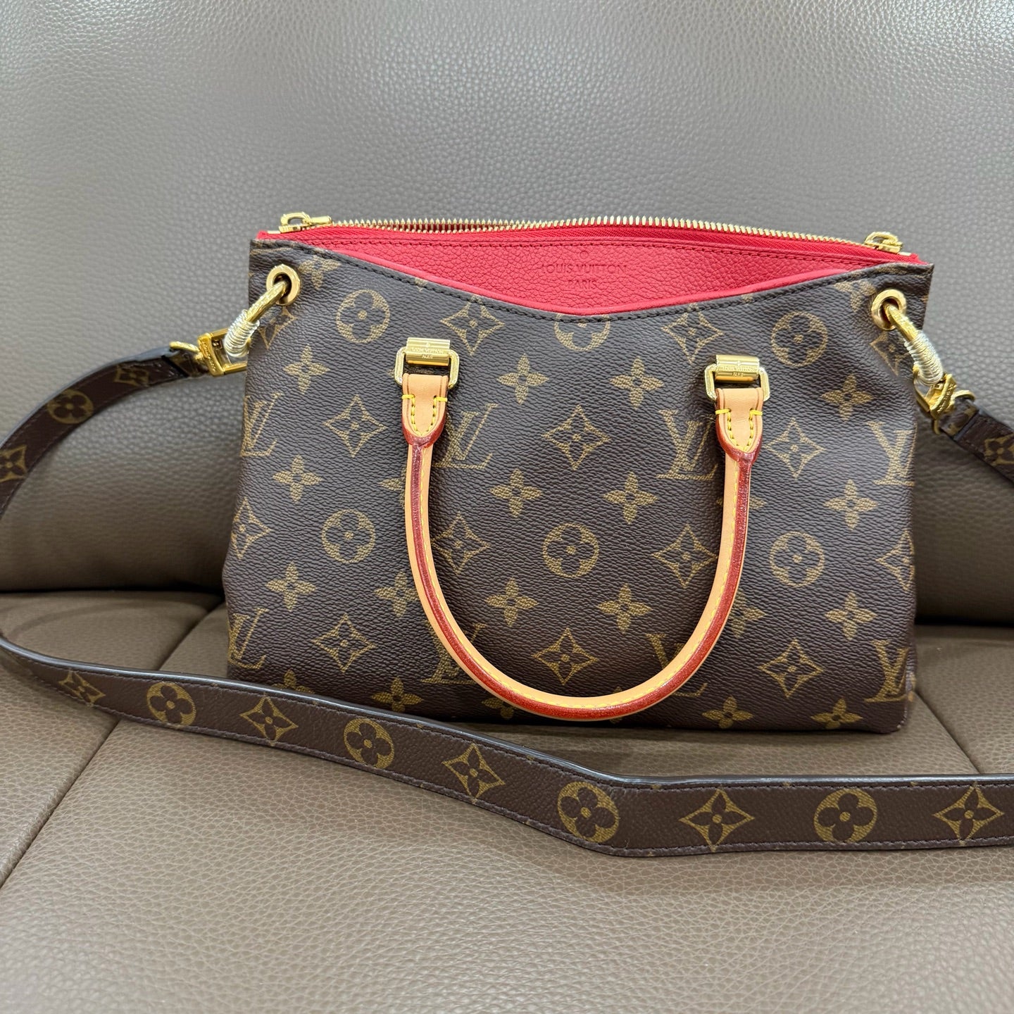 Louis Vuitton - Pallas - Leather - Brown - (small)