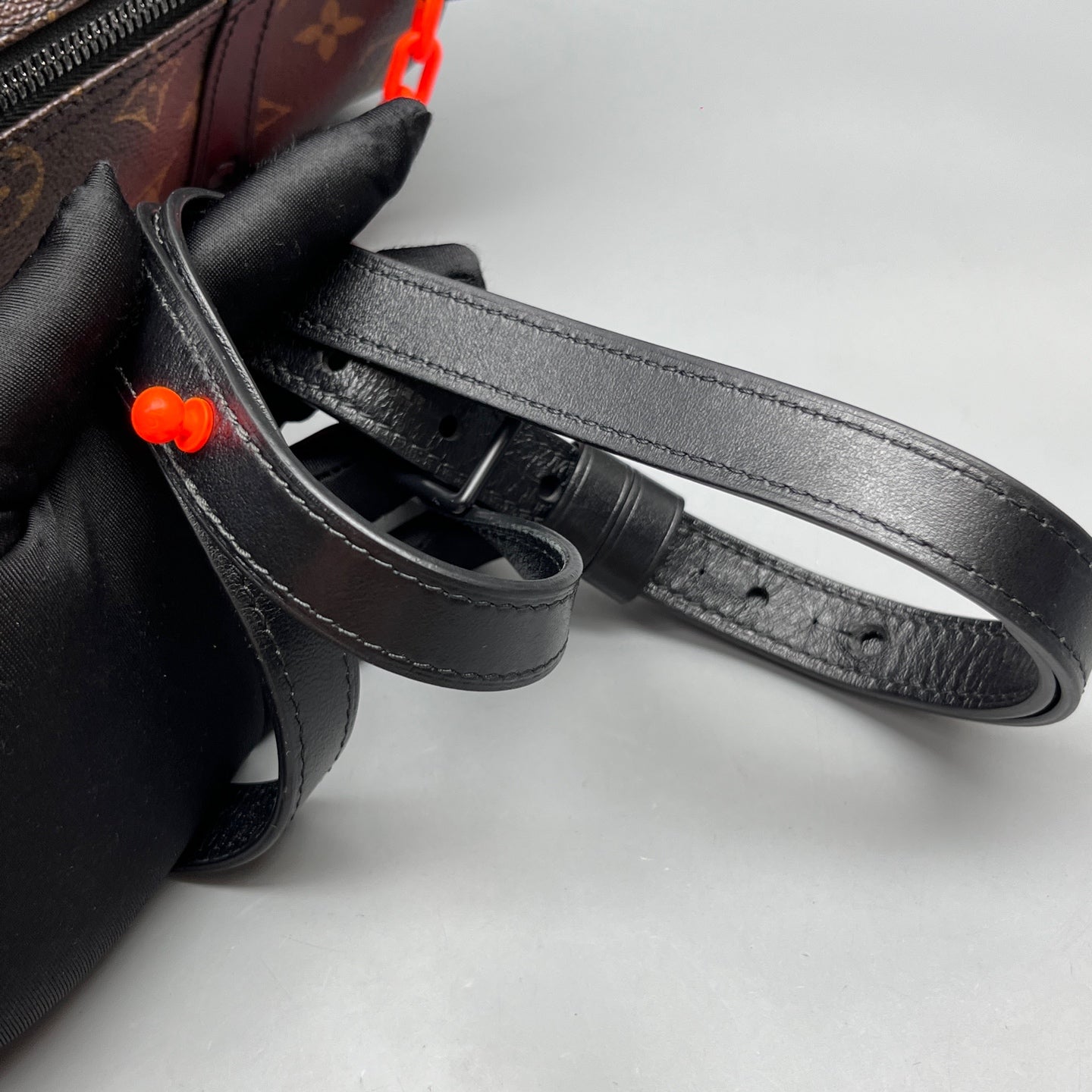 Louis Vuitton - Papillon - Leather - Multicolour - (medium)