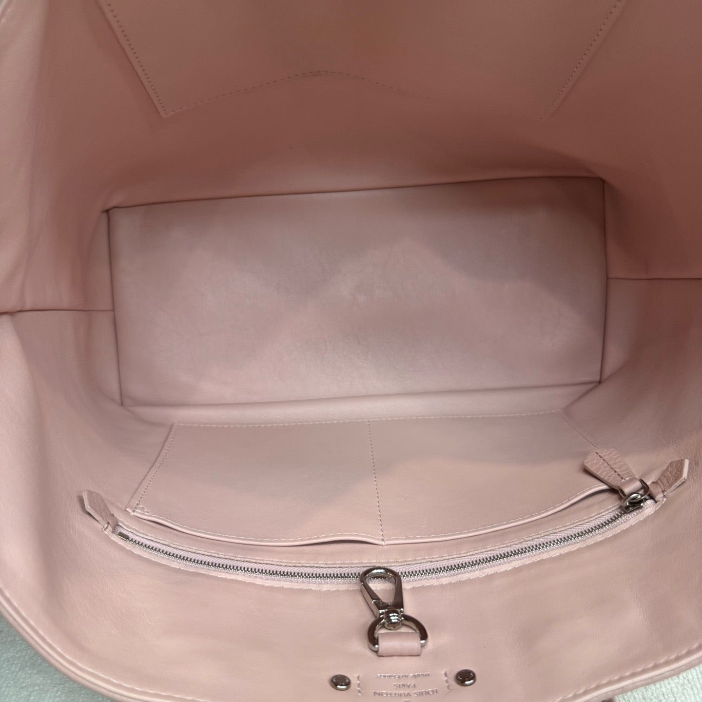 Louis Vuitton - Pernelle - Leather - Pink - (medium)