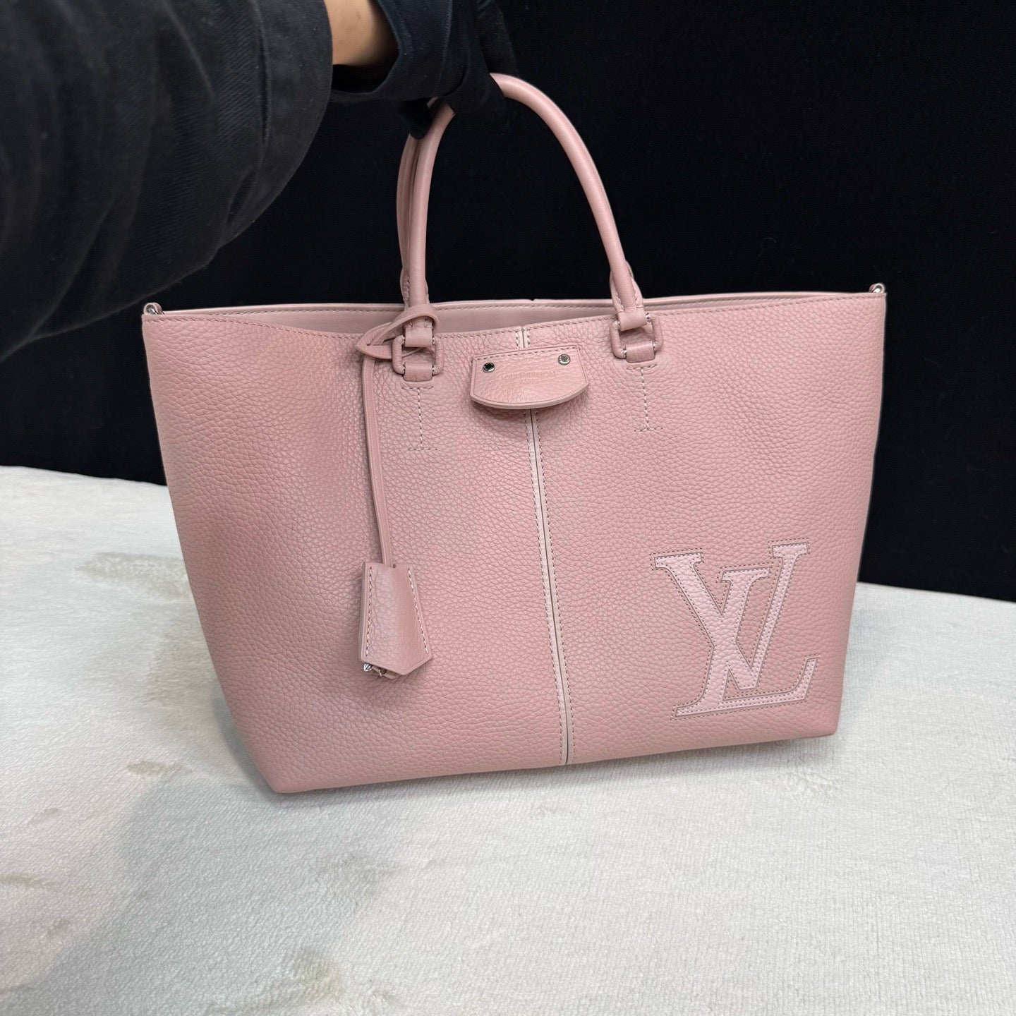 Louis Vuitton - Pernelle - Leather - Pink - (medium)