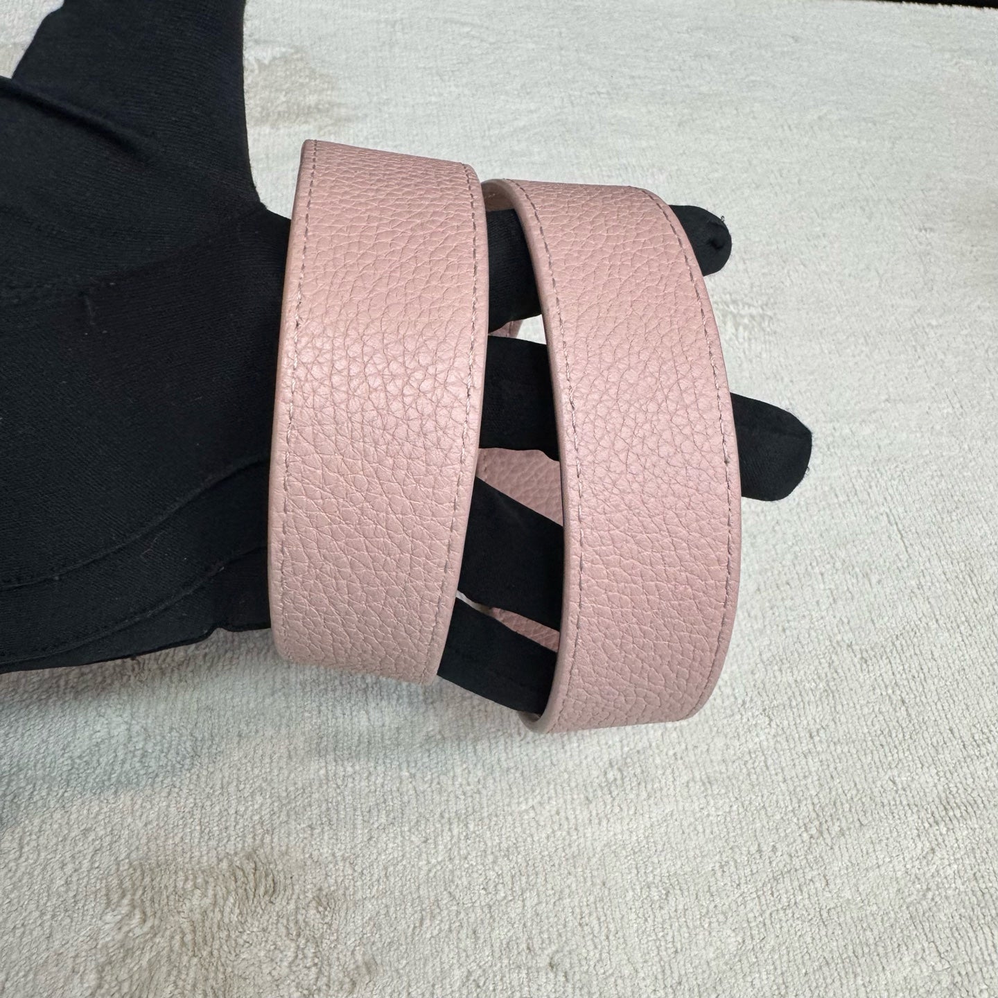 Louis Vuitton - Pernelle - Leather - Pink - (medium)