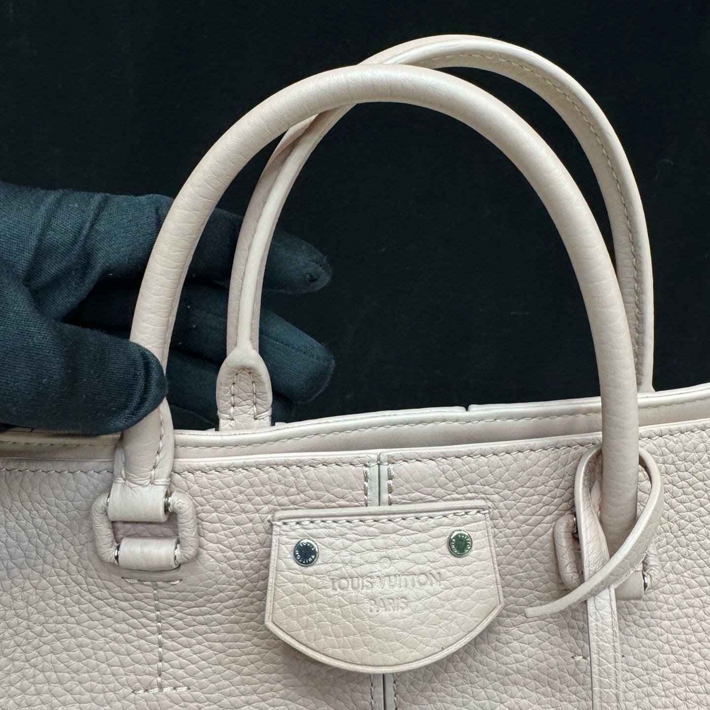 Louis Vuitton - Pernelle - Leather - Pink - (medium)