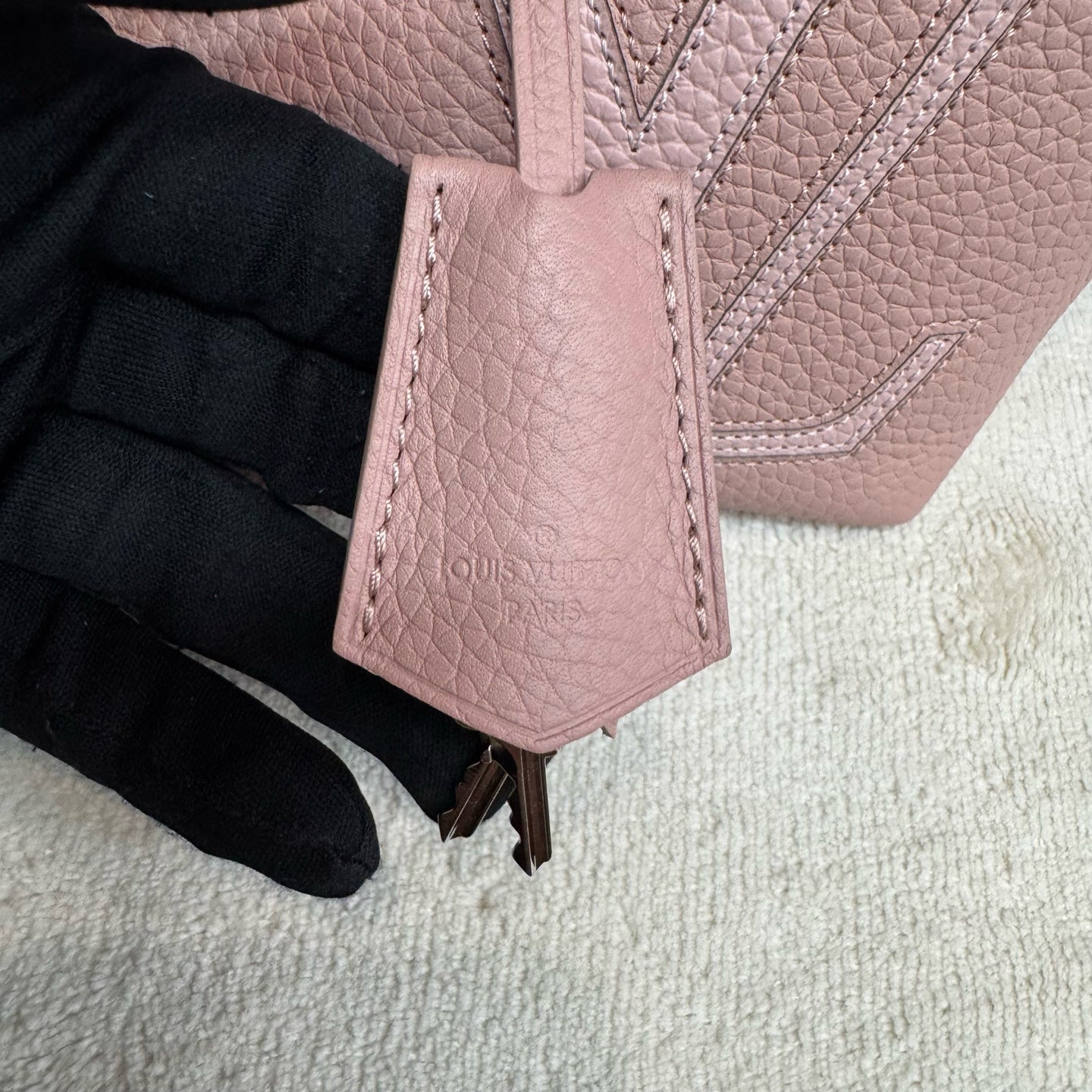 Louis Vuitton - Pernelle - Leather - Pink - (medium)