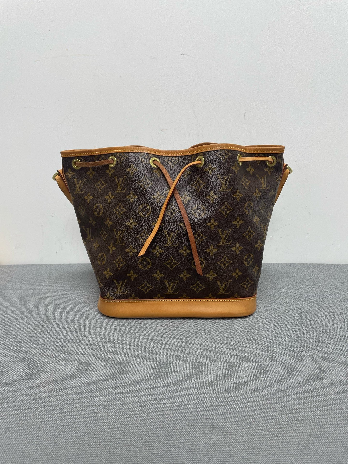 Louis Vuitton - Petit Noé - Leather - Brown - (small)
