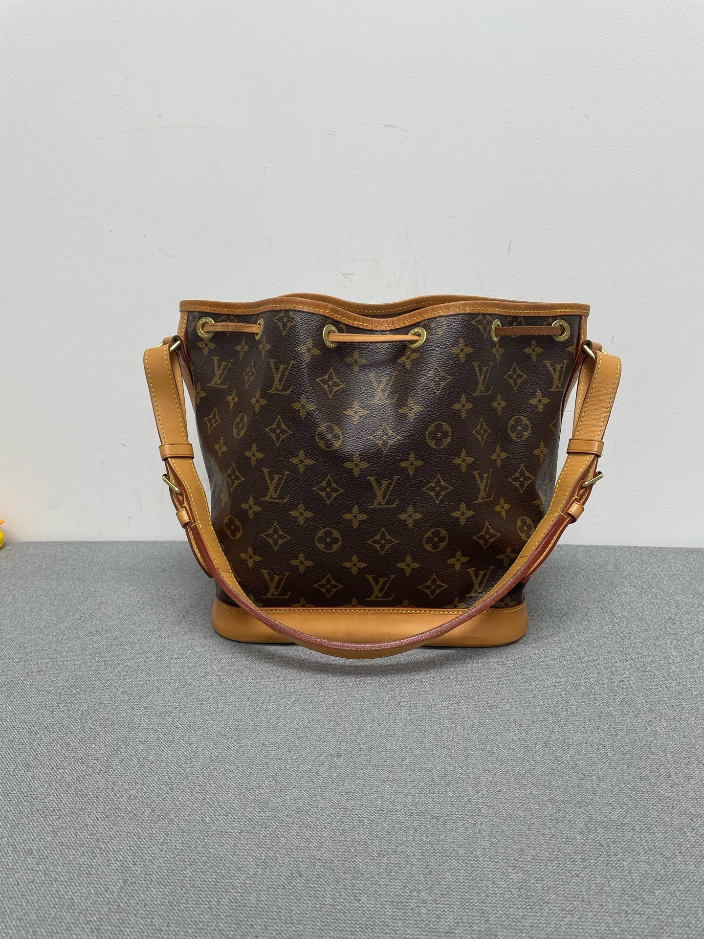 Louis Vuitton - Petit Noé - Leather - Brown - (small)