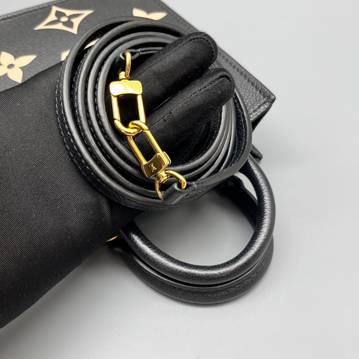 Louis Vuitton - Petit Sac Plat - Leather - Black - (mini)