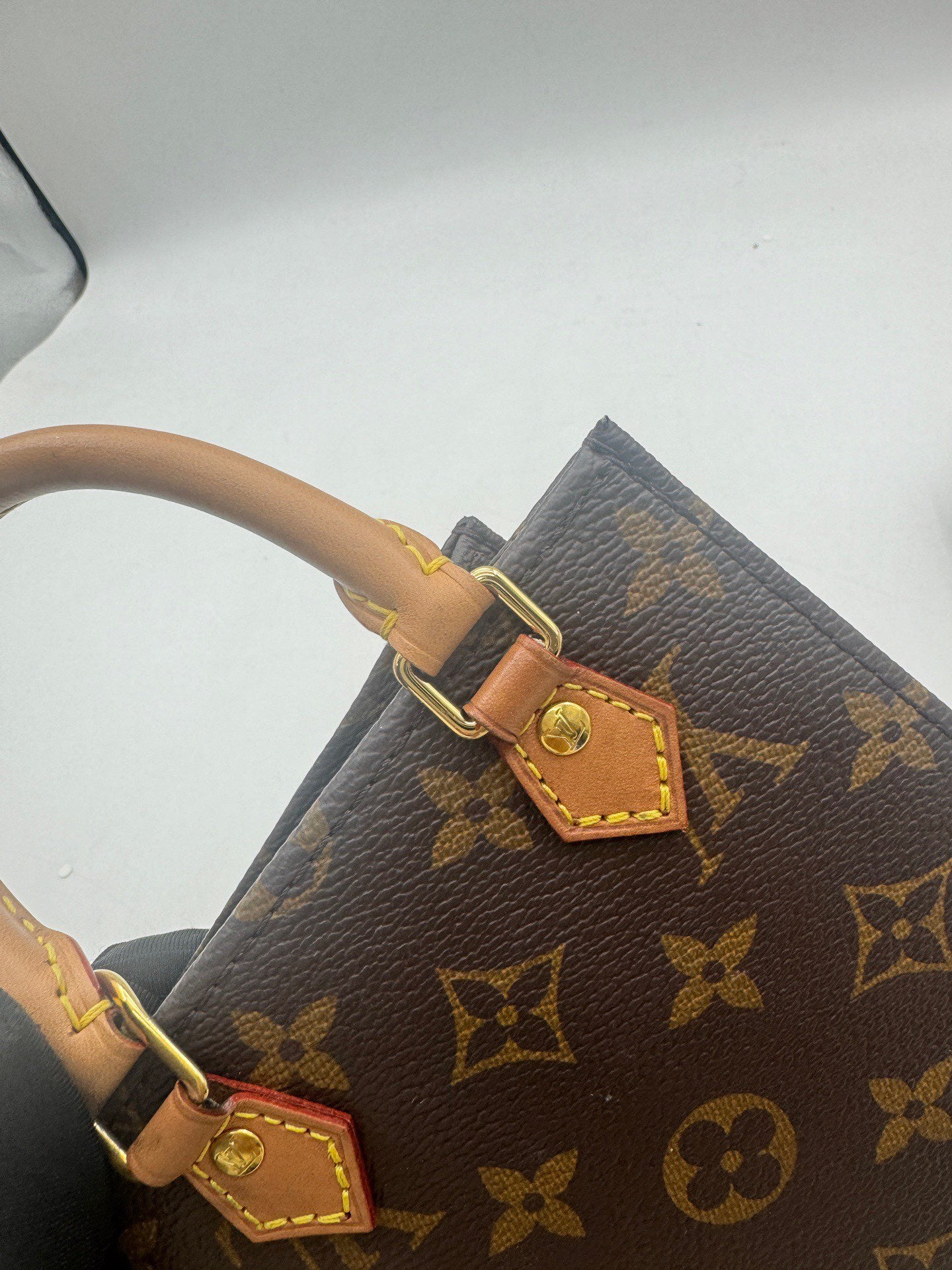 Louis Vuitton - Petit Sac Plat - Monogram coated canvas with Vachetta leather trim - Brown - (mini)